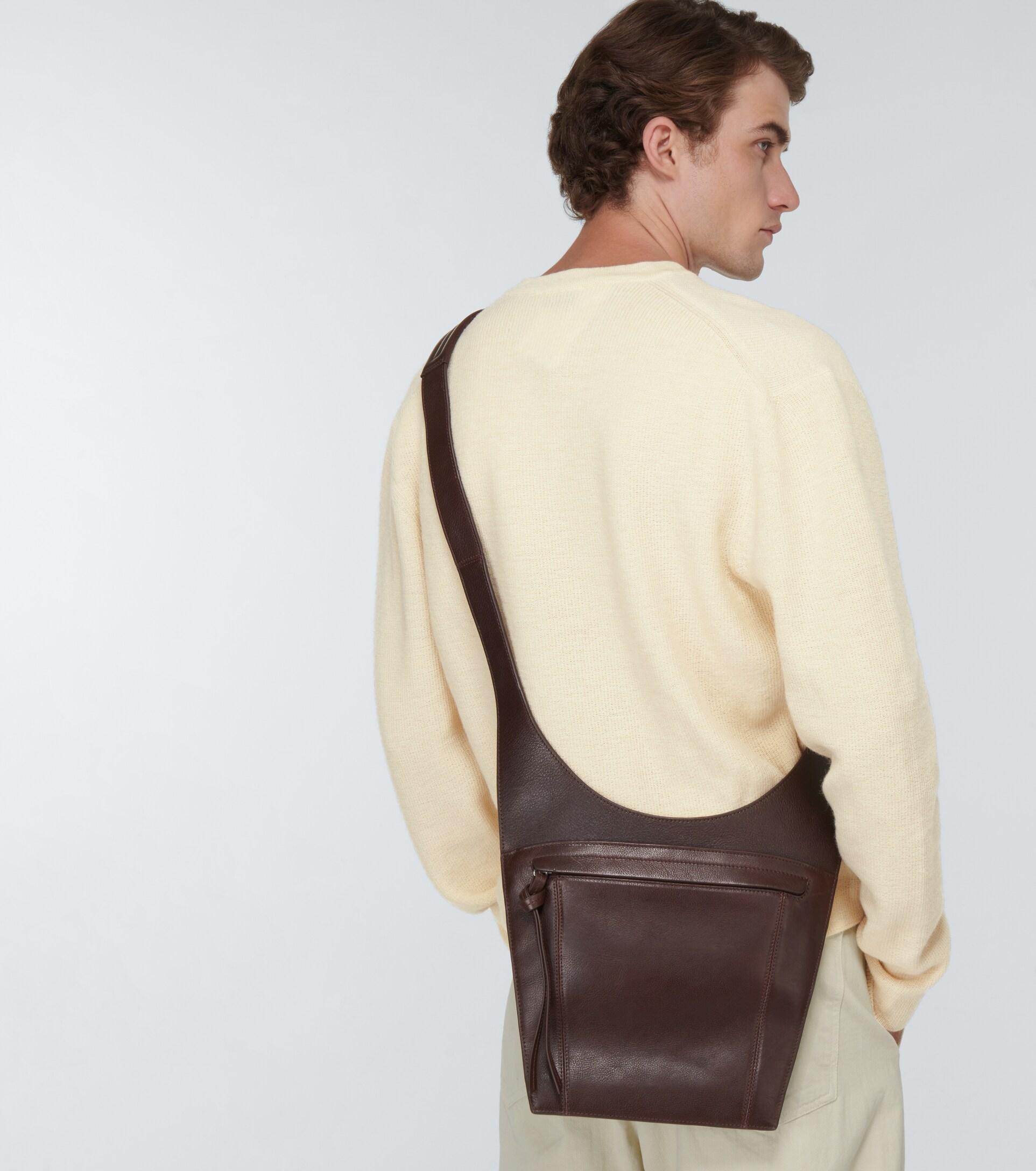 Lemaire Croissant Zip-up Leather Shoulder Bag in Brown Mens Messenger bags Lemaire Messenger bags Black Save 40% for Men 