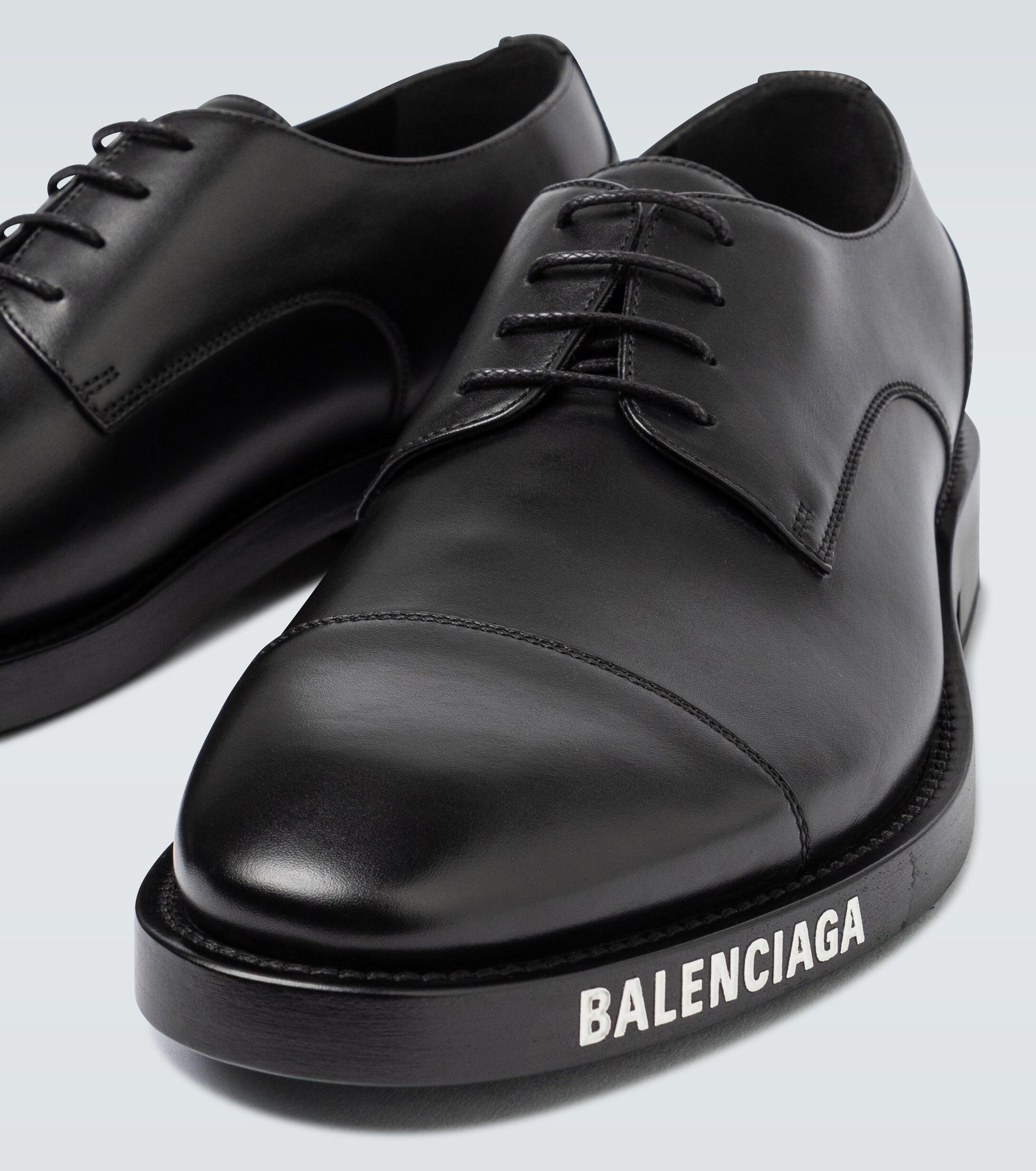 Balenciaga Logo Print Derby Shoes in Black for Men | Lyst