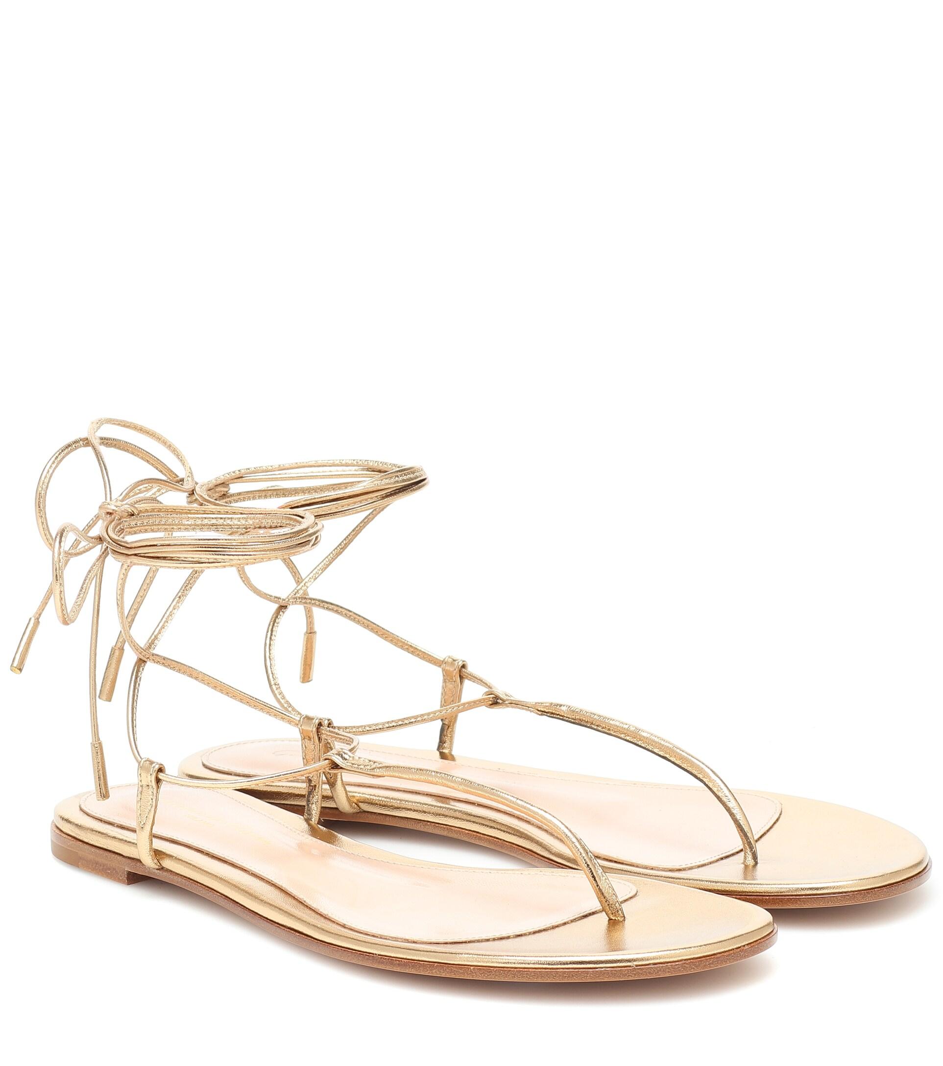 Gianvito Rossi Gwyneth Thong Sandals in Natural | Lyst