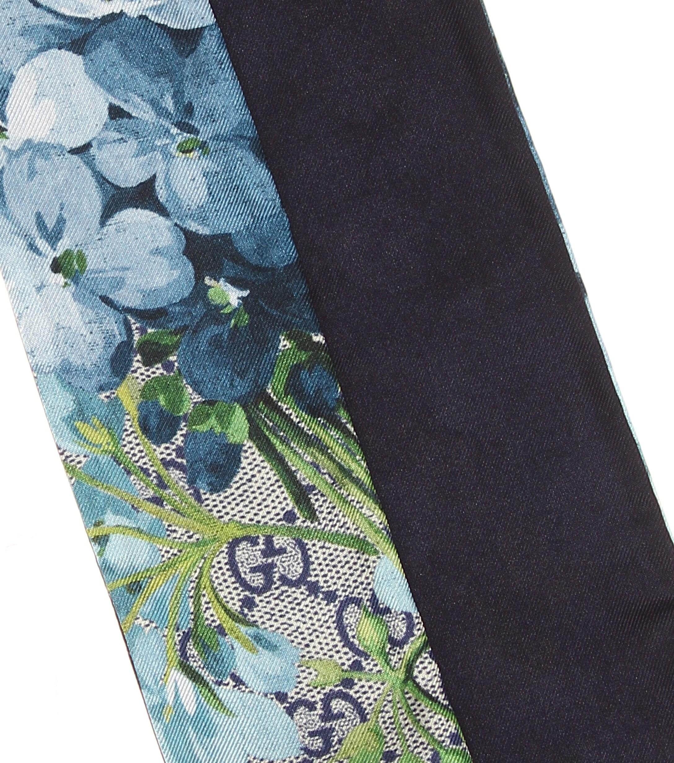 Gucci GG Blooms Silk Scarf in Blue - Lyst