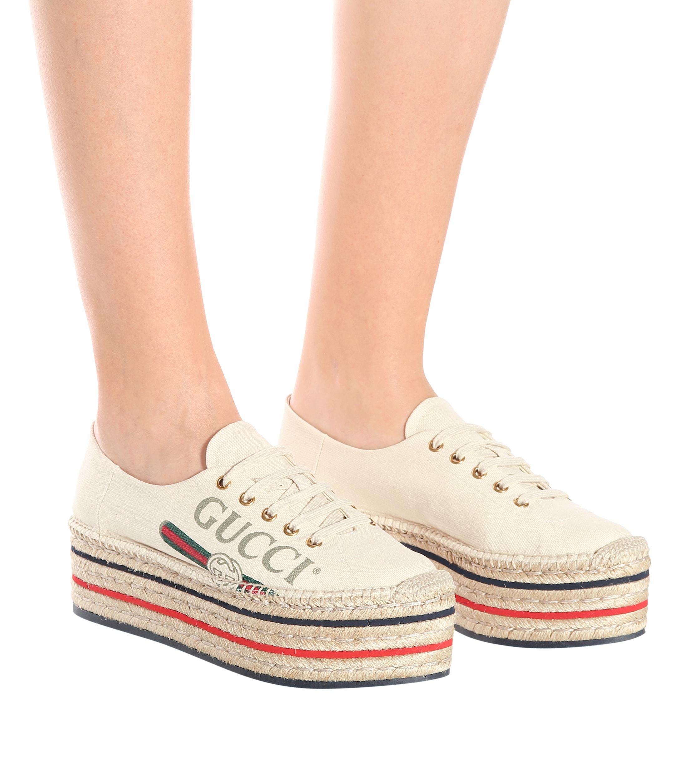 shoes for guys with wide feet