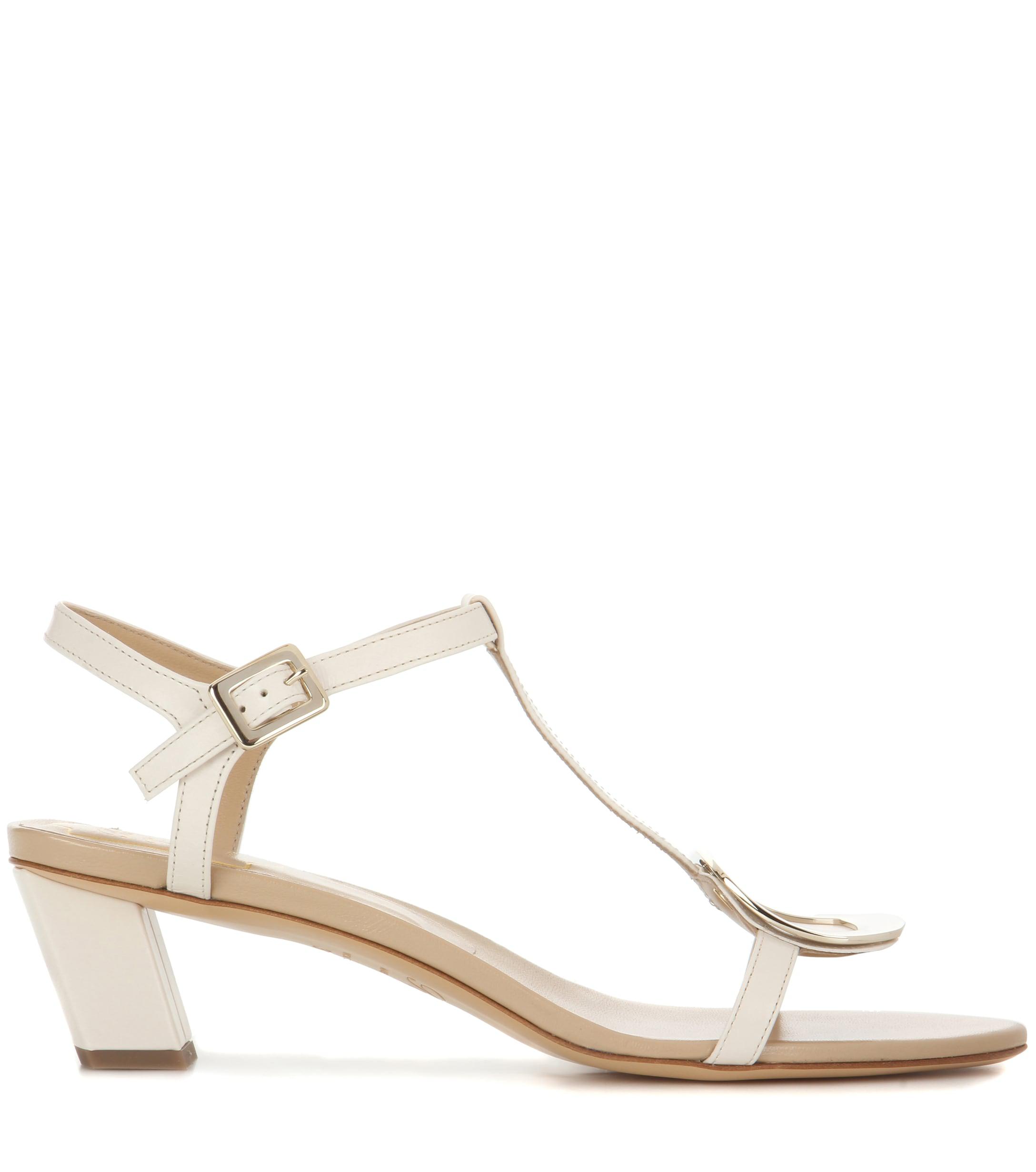 Roger Vivier Chips Leather Sandals in White | Lyst