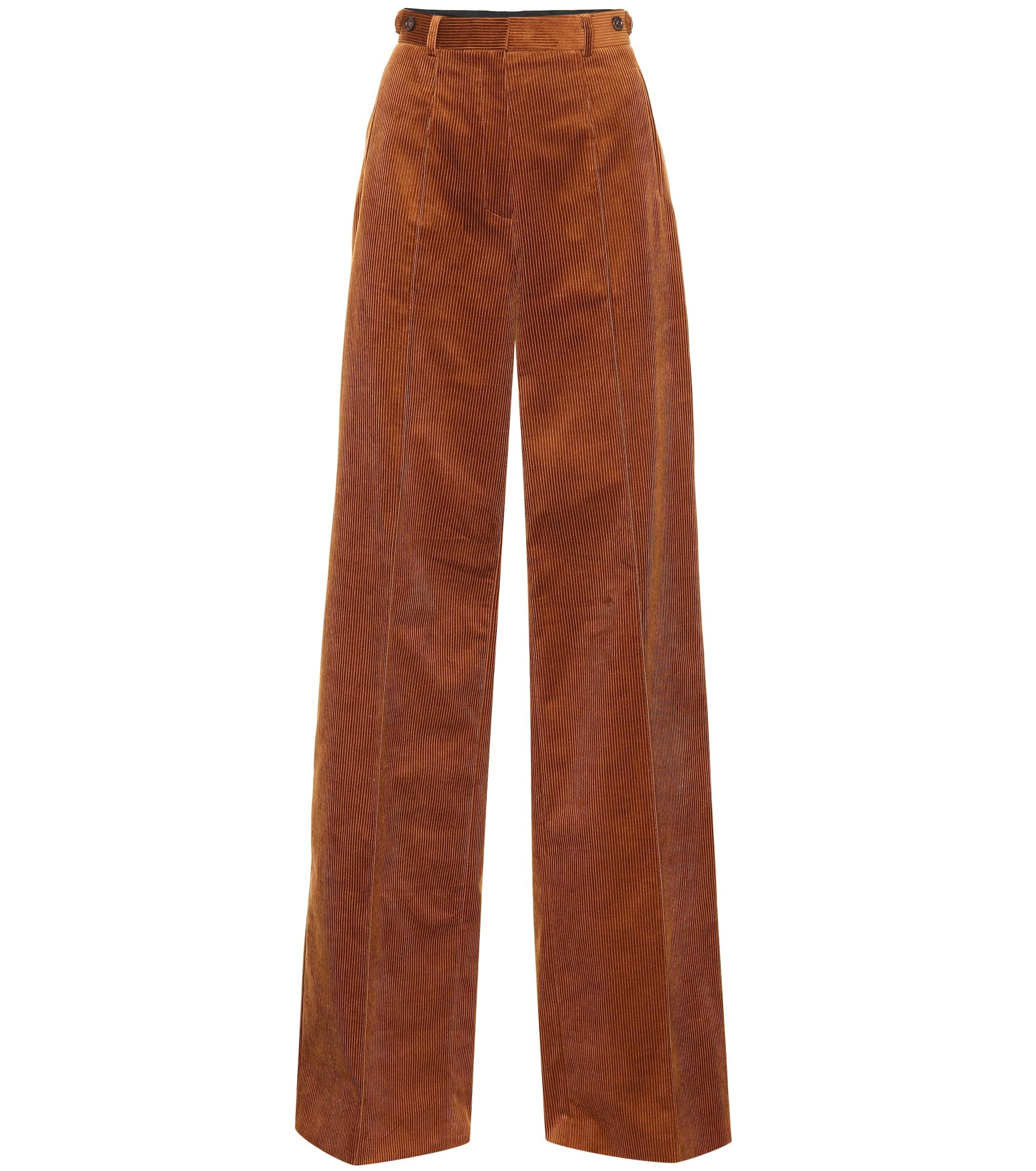 green pants with pockets on sides
