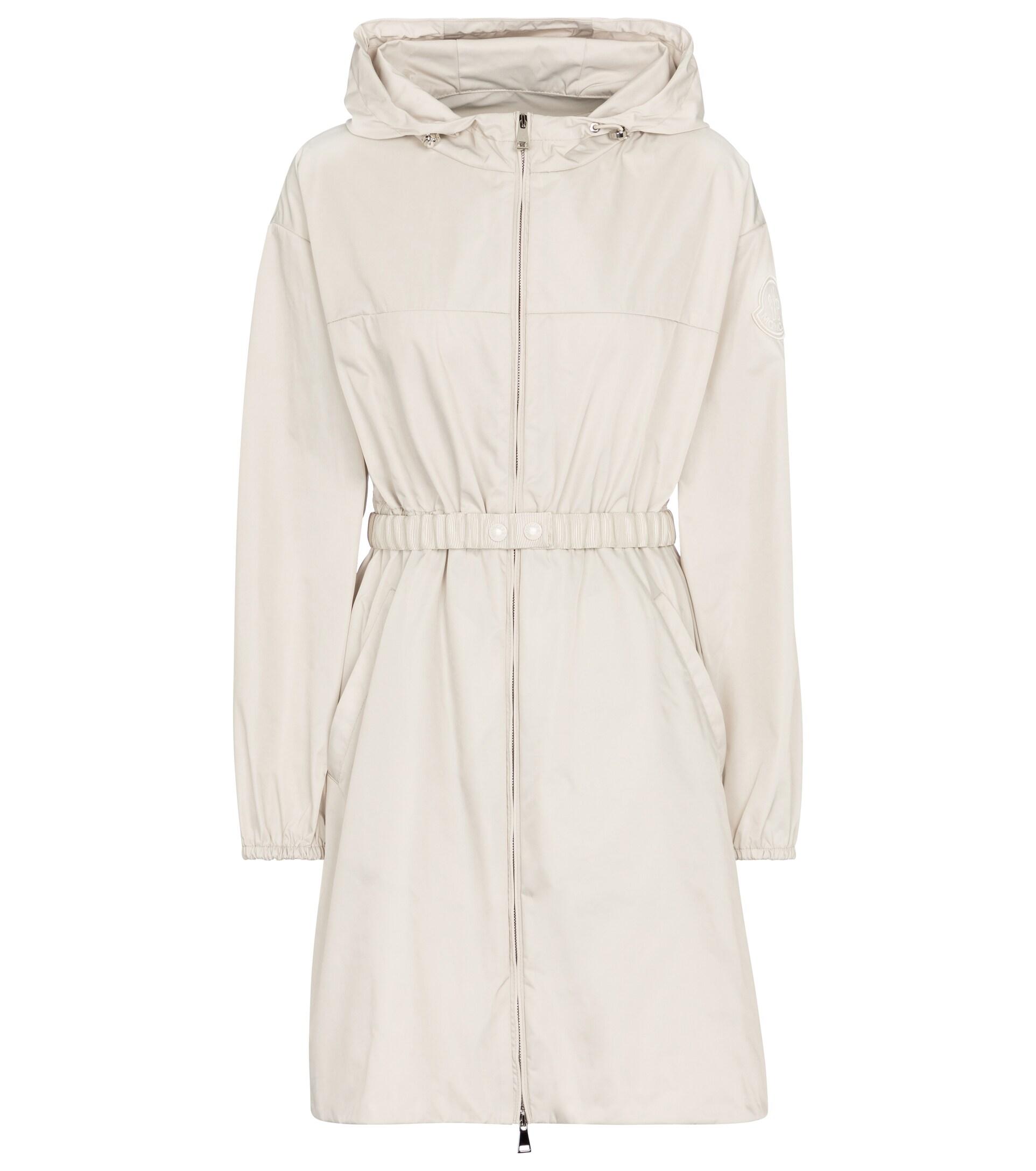 Moncler Alfirk Raincoat in White | Lyst