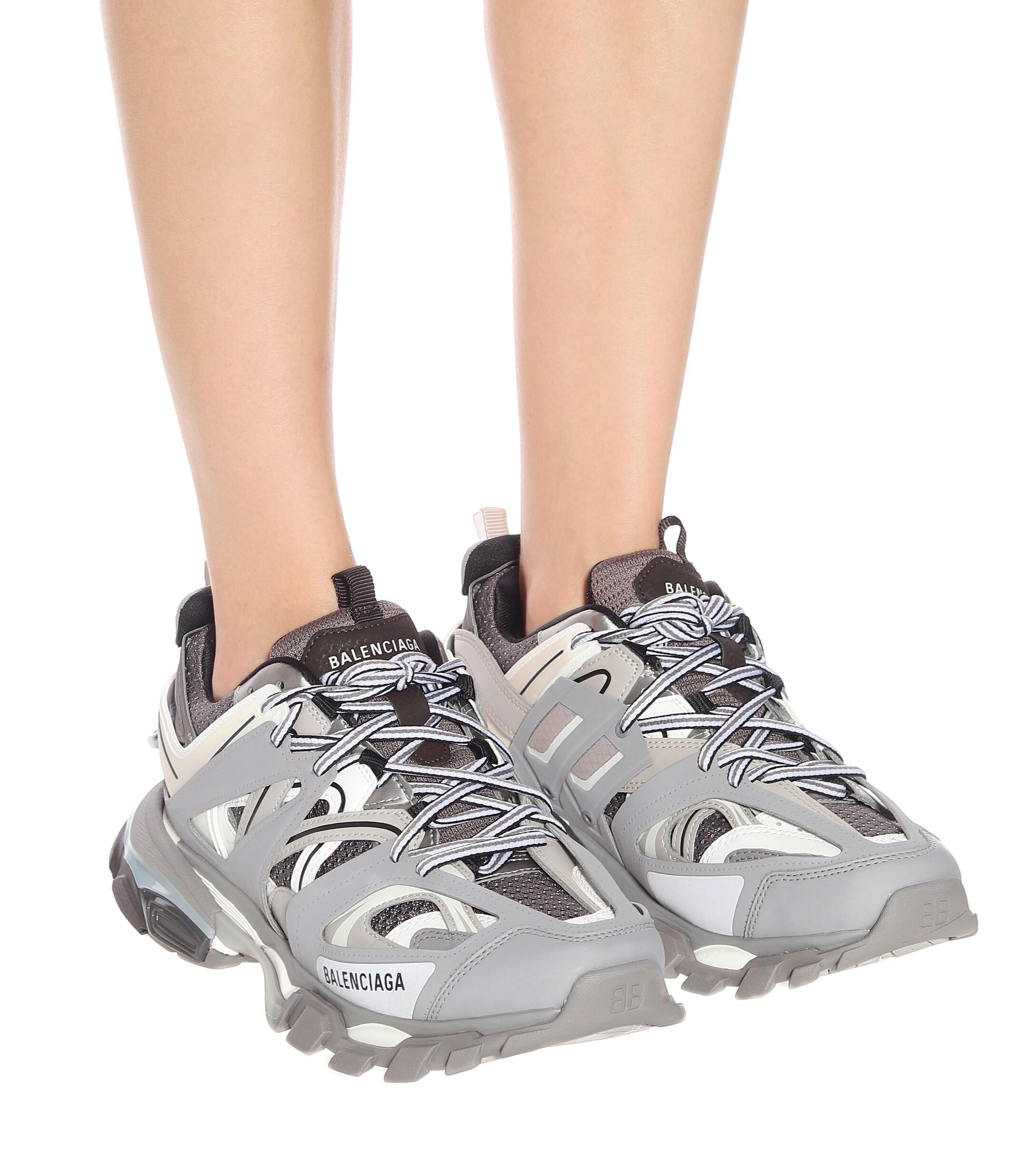 BALENCIAGA Baskets Track noire et rose fluo