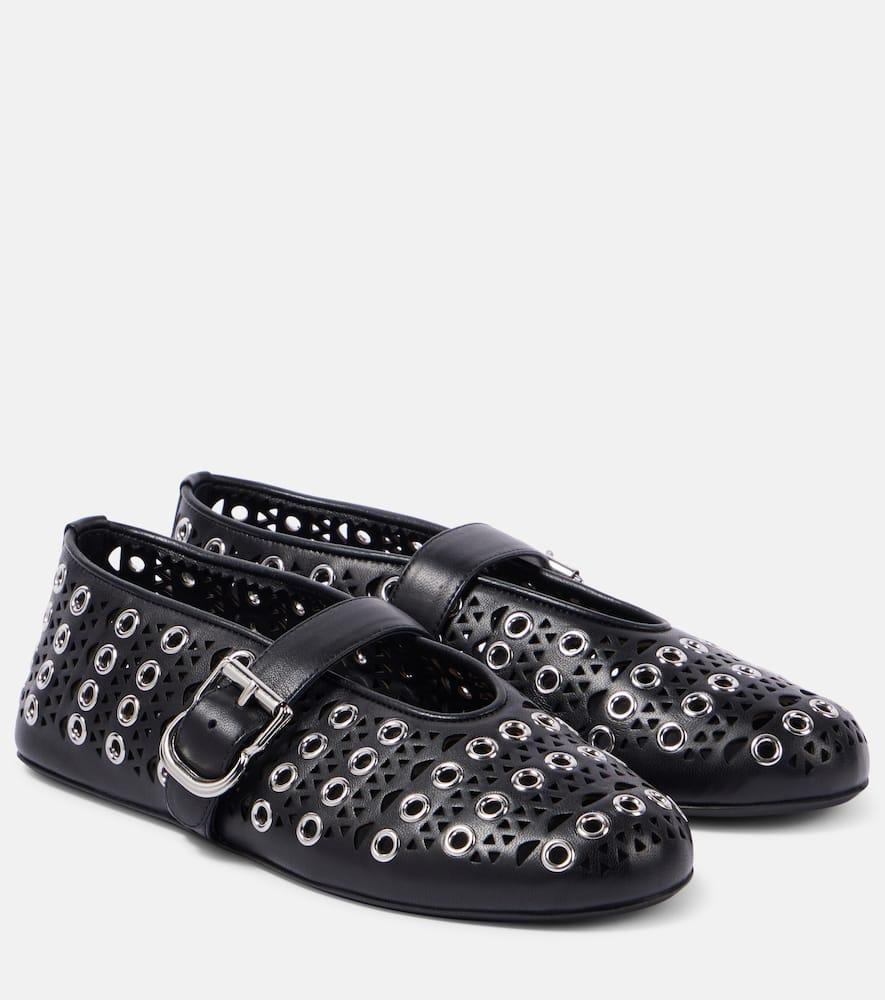 Ballerines En Cuir Perforé À Œillets Vienne Alaïa en coloris