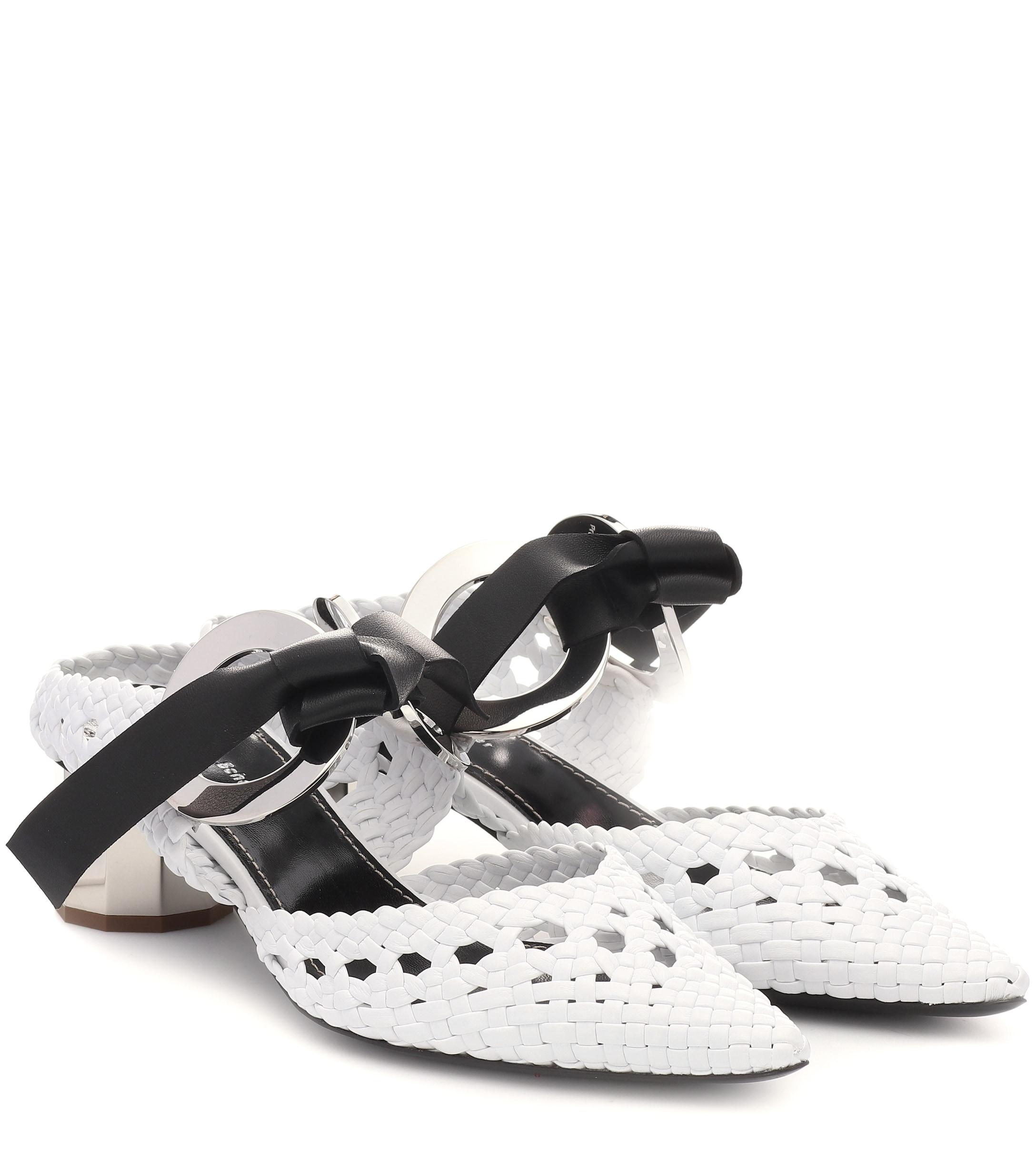 Mules Grommet aus Leder Mules Grommet aus Leder