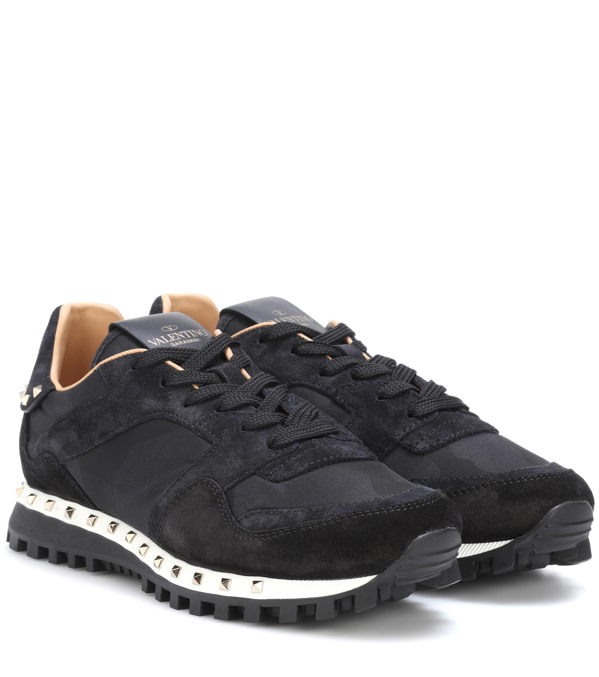 Valentino Garavani Leather Studded Printed Sneakers in Nero (Black) - Lyst