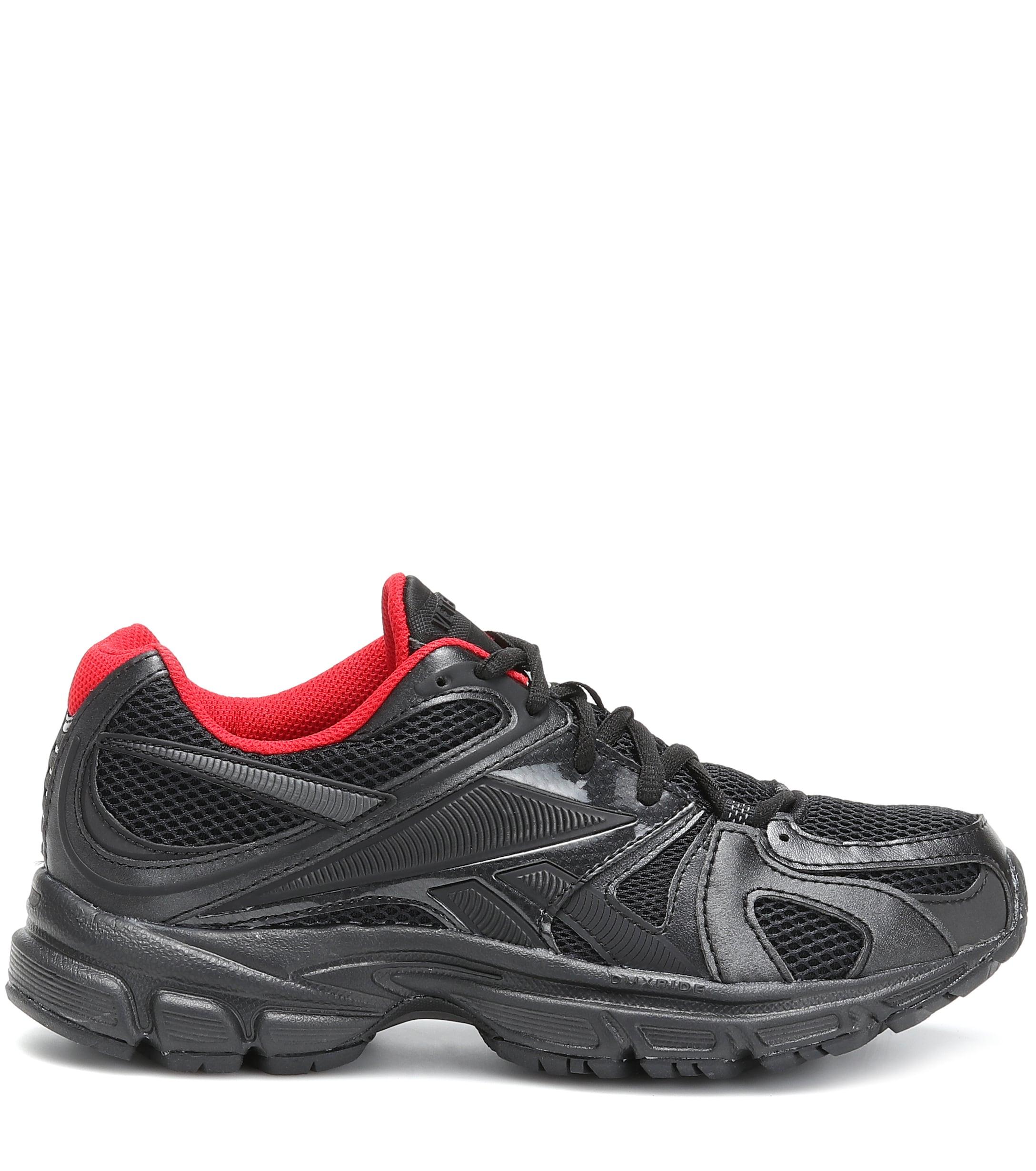Vetements X Reebok Spike Runner 200 Sneakers in Black | Lyst