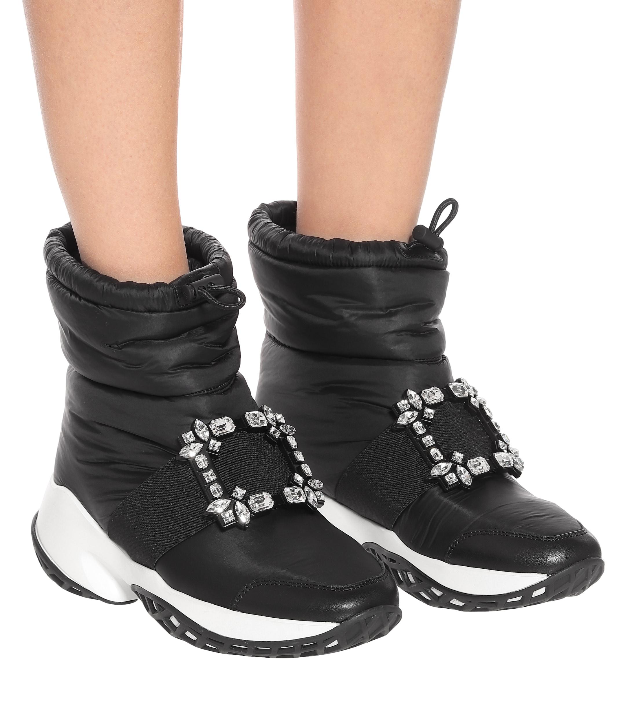 Roger Vivier Viv' Run Snow Embellished Boots in Black - Lyst