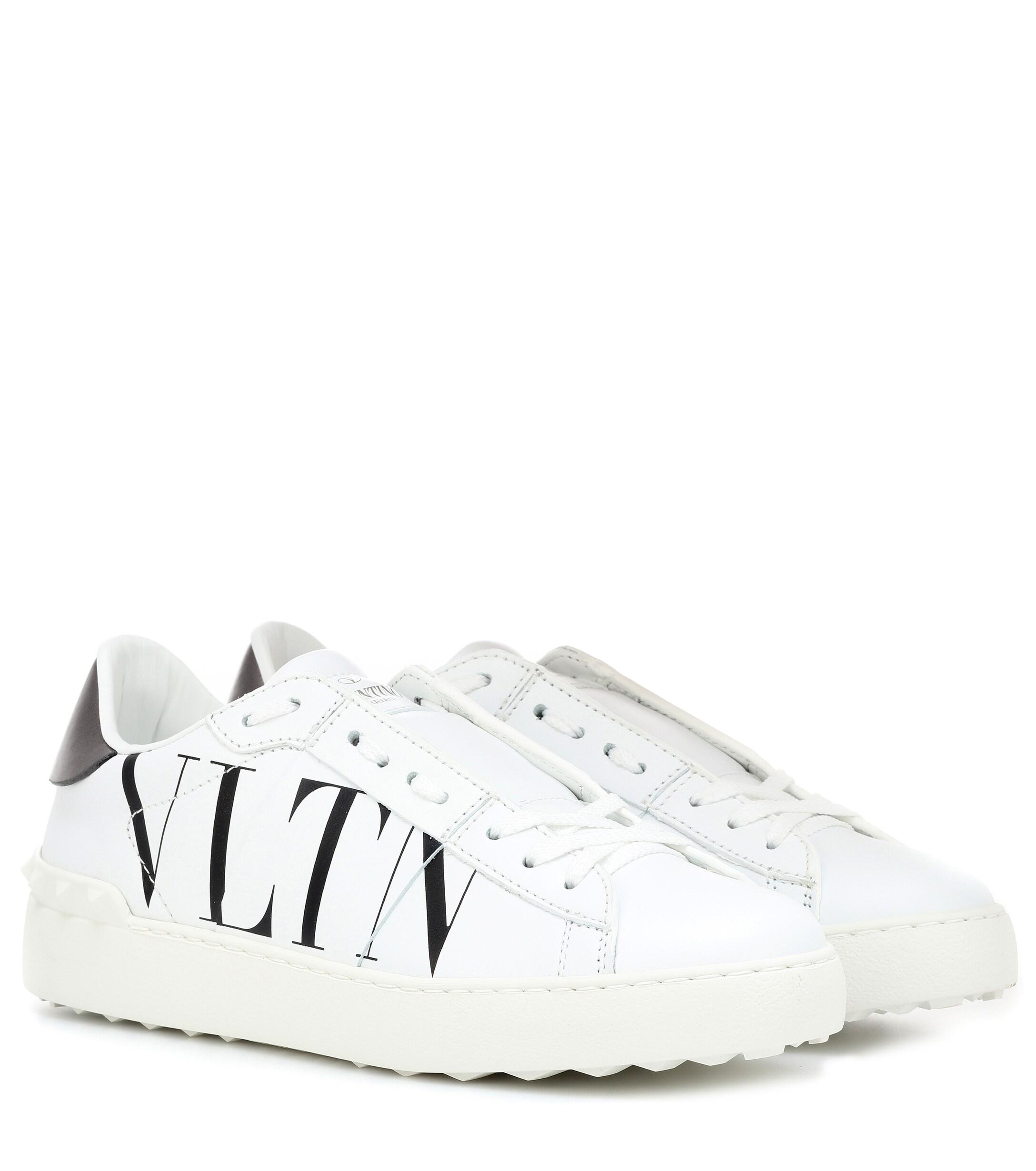 Valentino Garavani Leather Valentino Garavani Vltn Low-top Sneakers in  White - Save 57% - Lyst