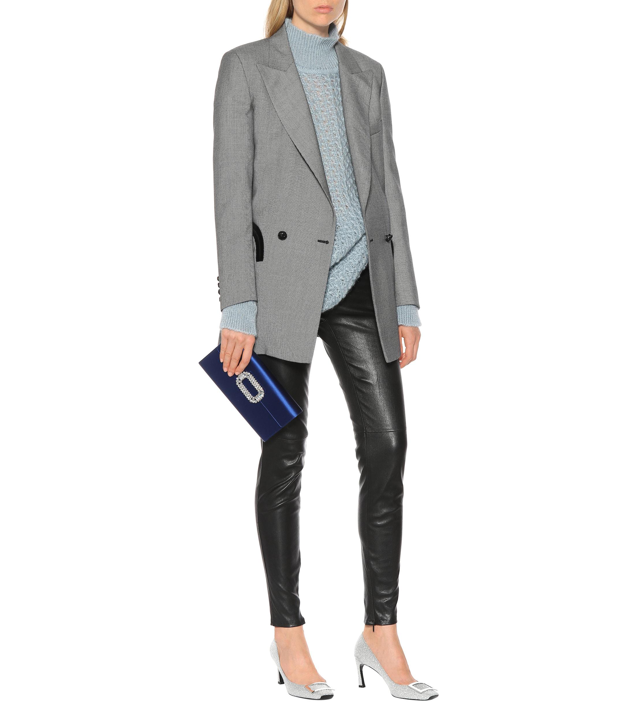 roger vivier trompette pumps