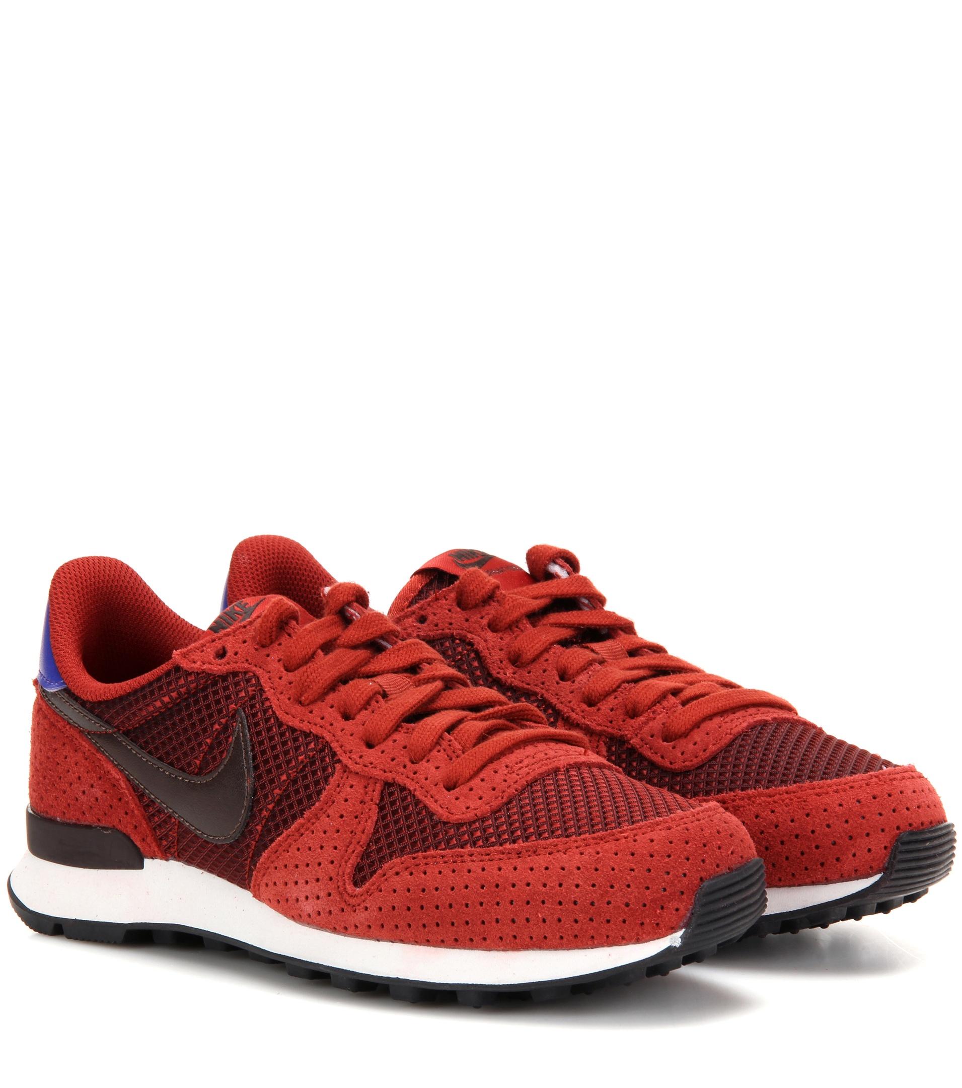 nike internationalist