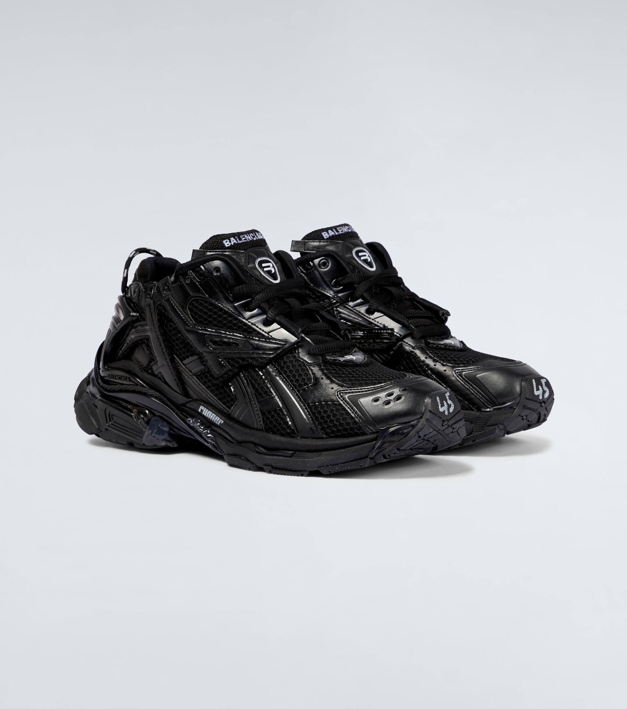 Black balenciaga runners hotsell