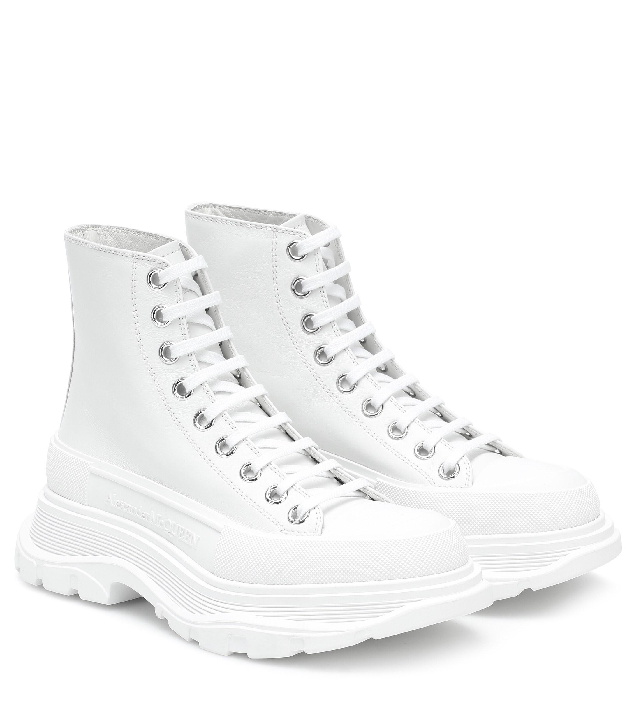 Alexander McQueen Tread Slick Leather Ankle Boots in White - Lyst