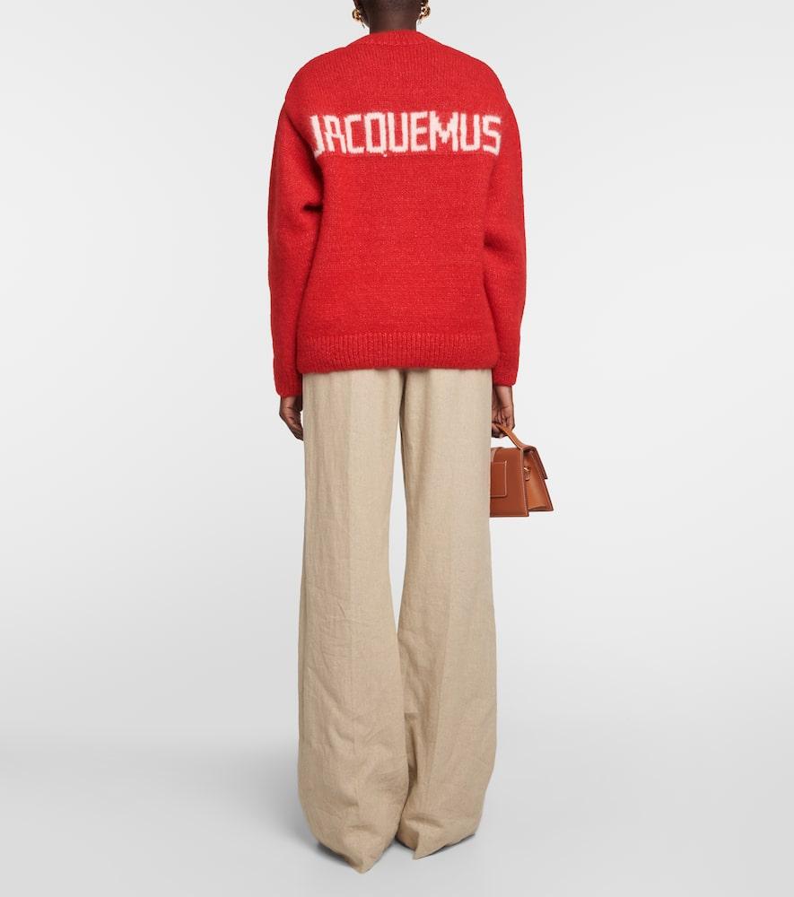 Jacquemus La Maille Pavane Logo Alpaca-blend Sweater in Red Jacquemus La Maille Pavane Logo Alpaca-blend Sweater in Red