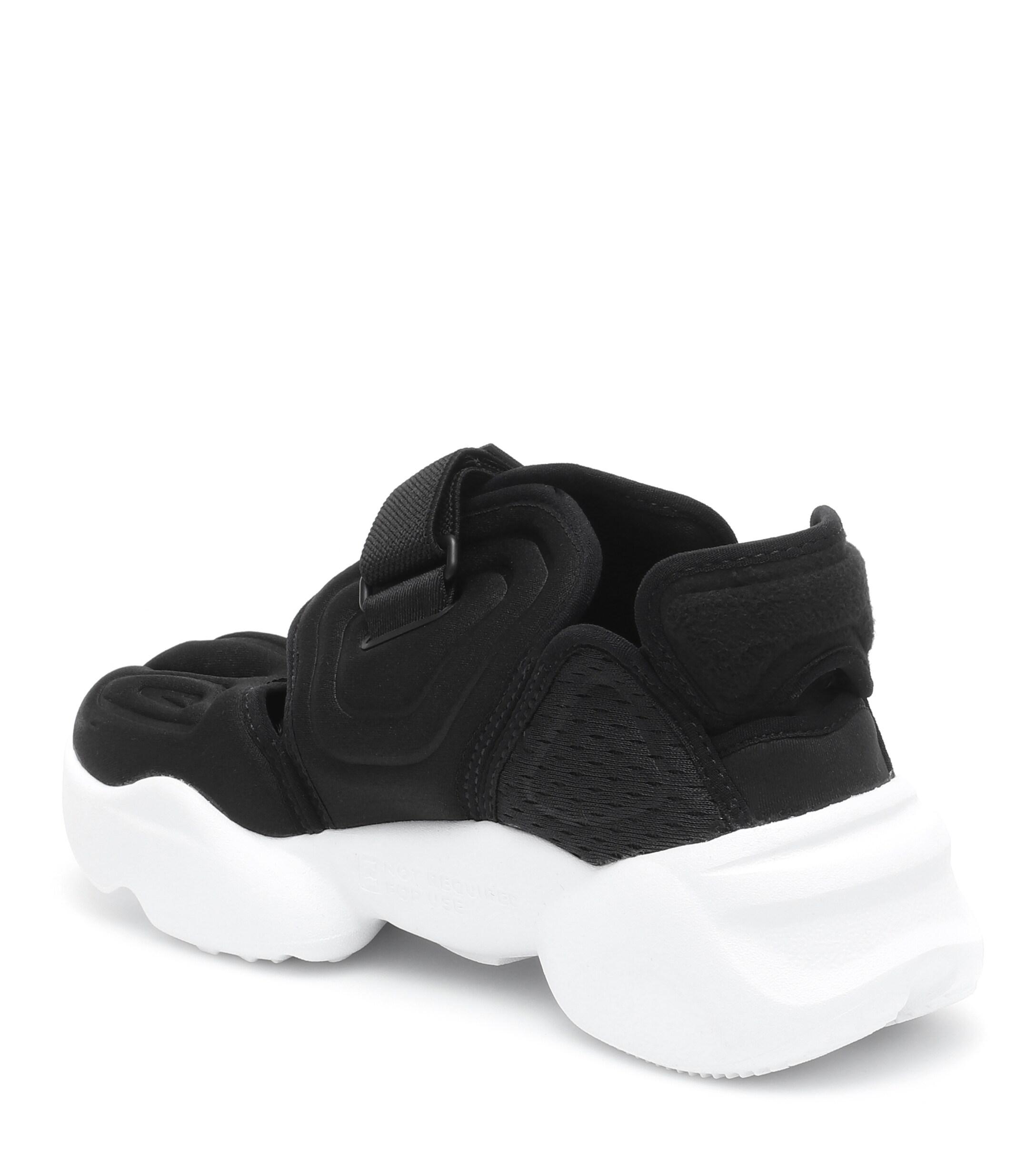Nike Fleece Aqua Rift Shoes in Black 