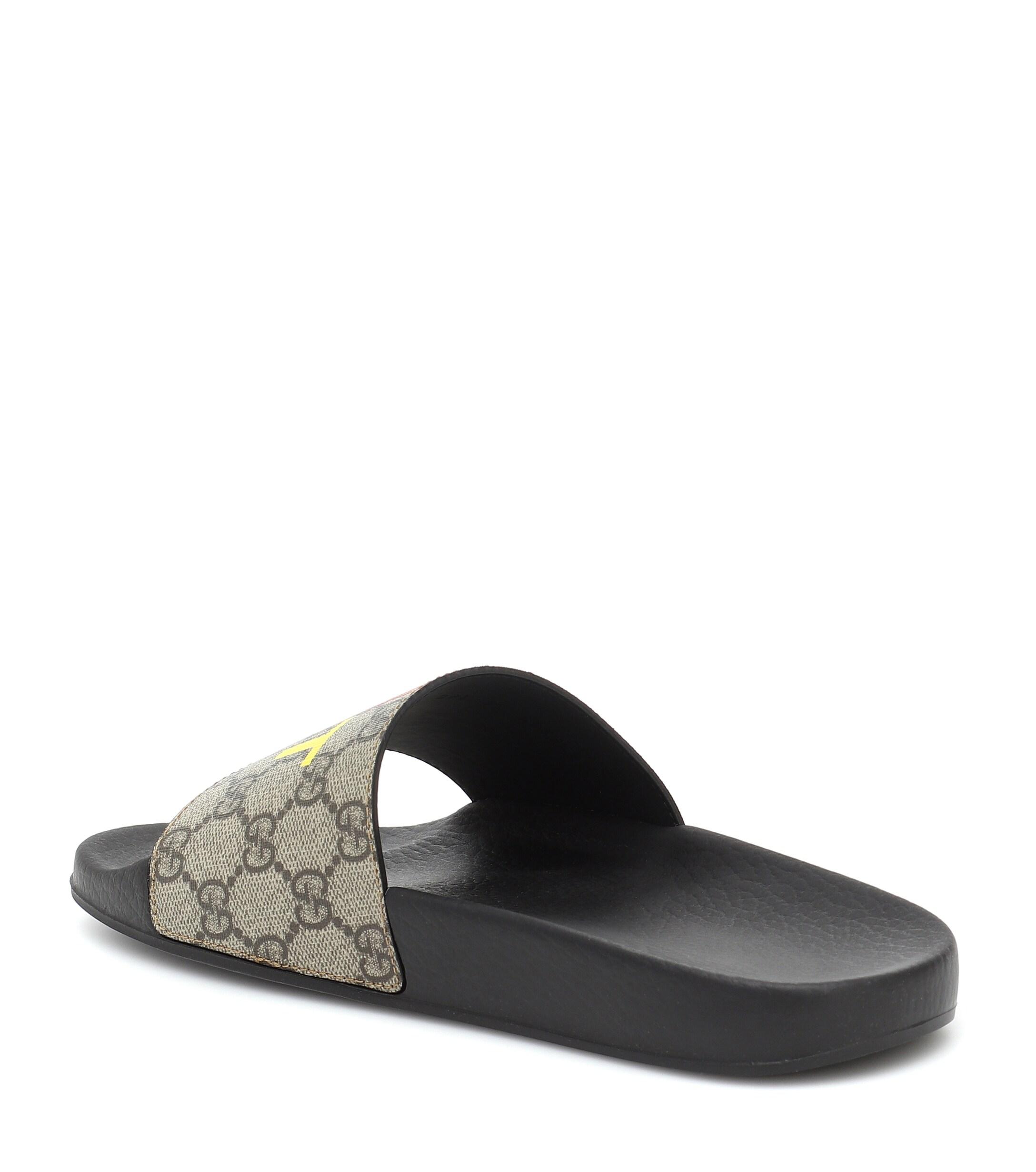 Gucci 'fake/not' Print Slide Sandal in Natural | Lyst