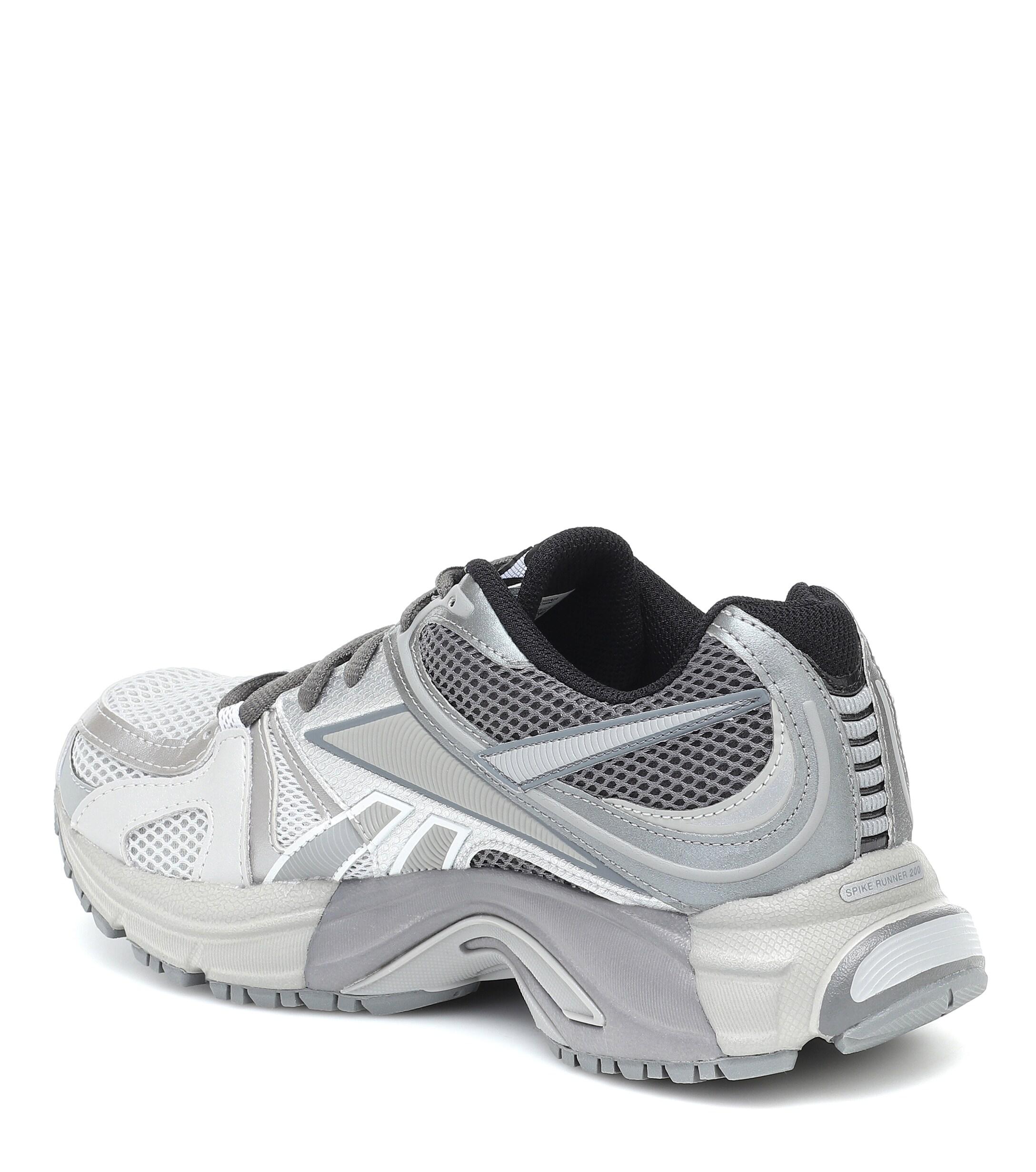 Vetements X Reebok Spike Runner 200 Sneakers in Gray | Lyst