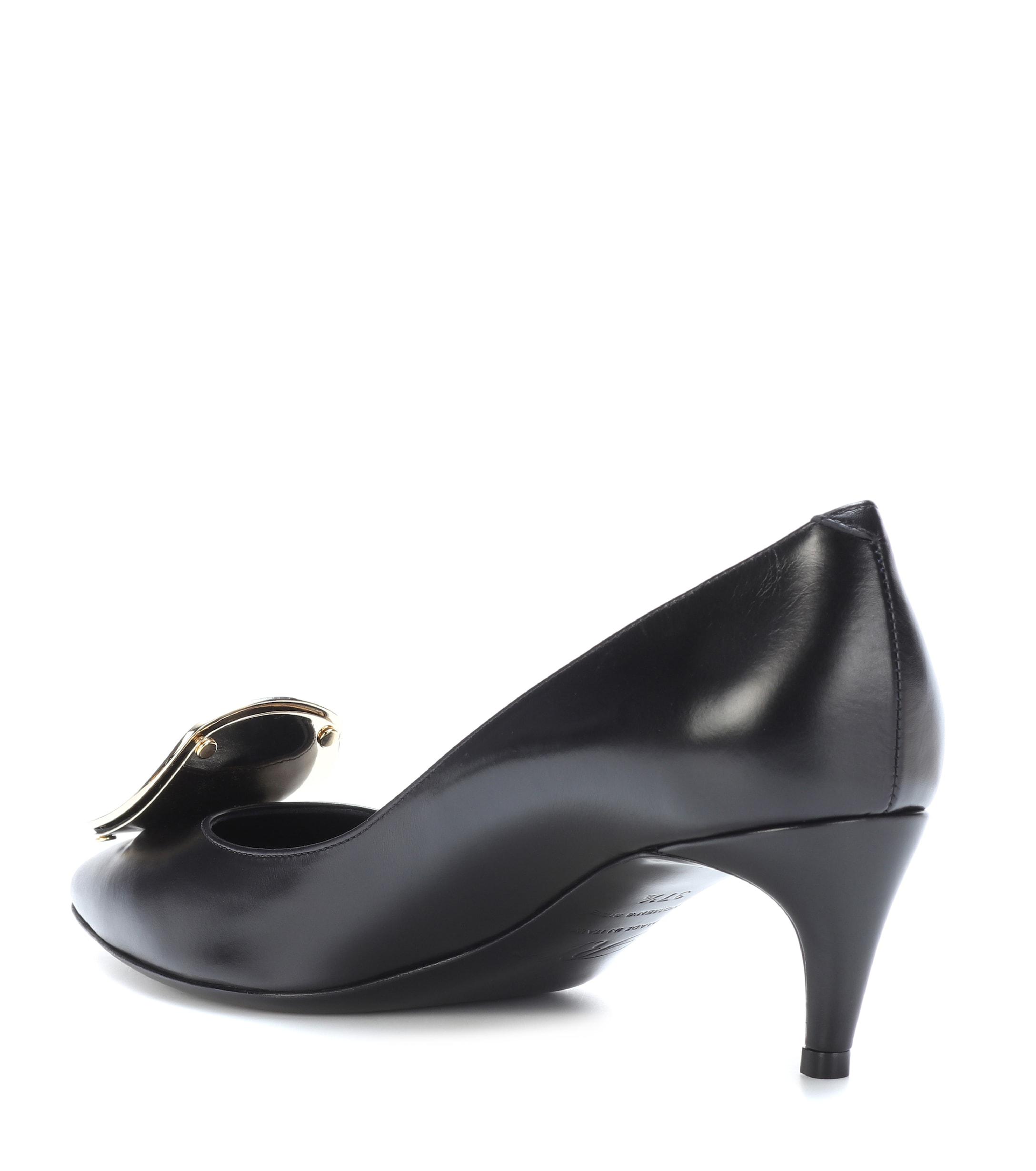 Roger Vivier Sexy Choc Leather Pumps in Black - Lyst