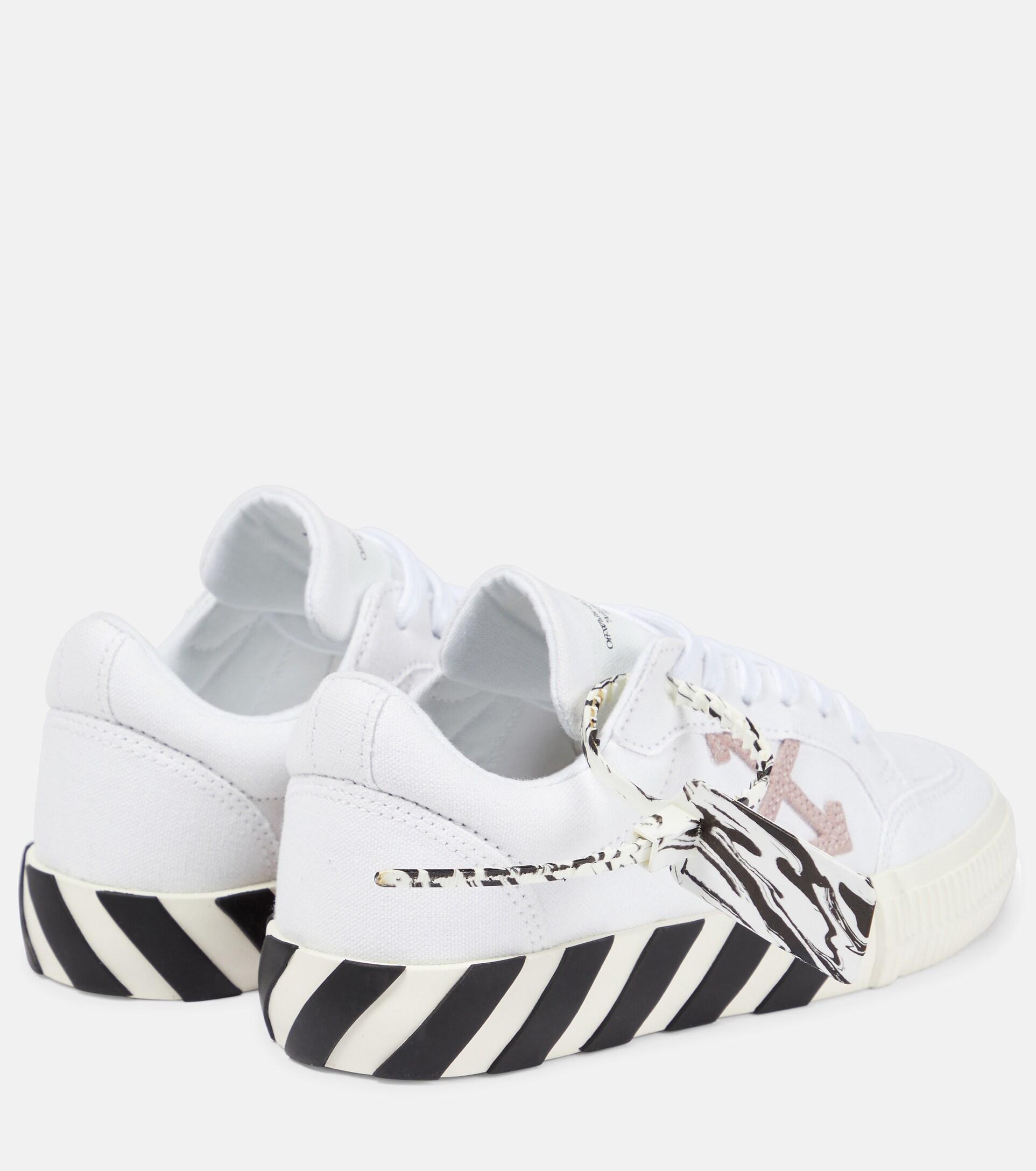 Off-White c/o Virgil Abloh Low Vulcanized Canvas Sneaker in
