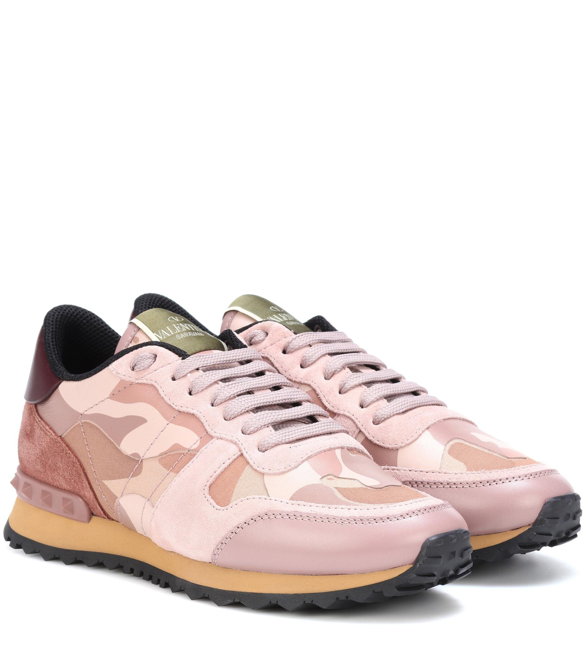 Valentino Garavani Suede Rockrunner Camouflage Sneakers in Pink - Lyst
