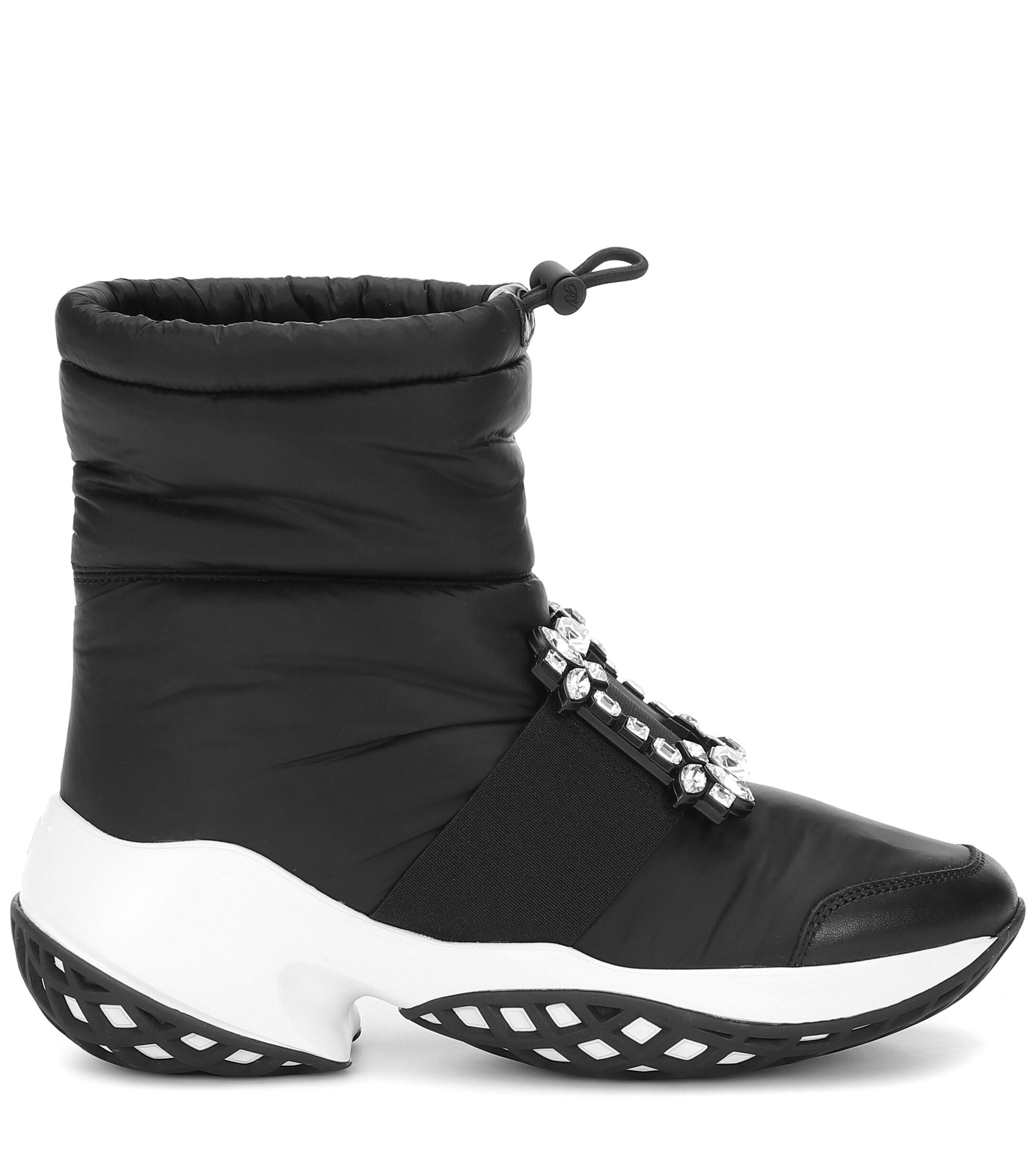 Roger Vivier Viv' Run Snow Embellished Boots in Black - Lyst