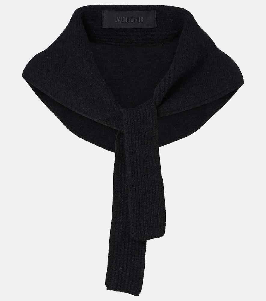 JACQUEMUS ブラック ラウンドカーレマフラー　スカーフ JACQUEMUS ブラック ラウンドカーレマフラー スカーフ JACQUEMUS