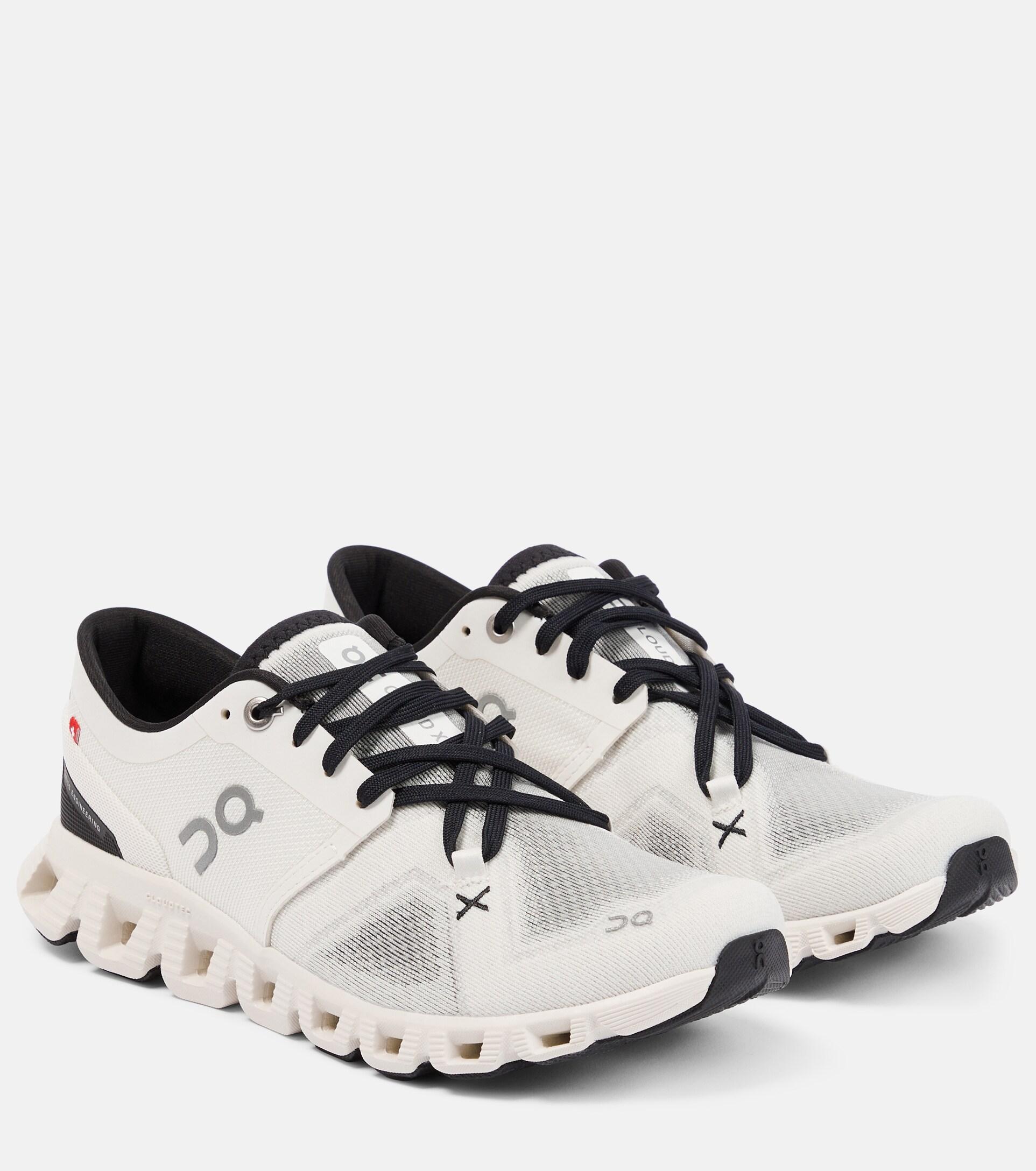 On Cloud X3 Sneakers in White | Lyst
