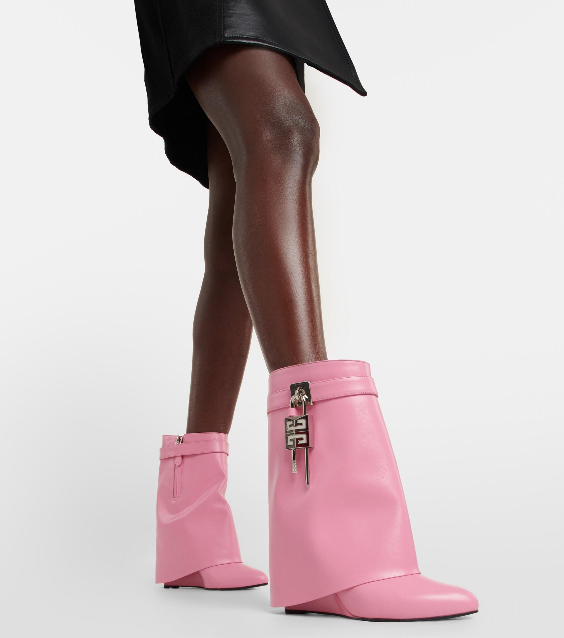 Givenchy Shark Lock Leather Ankle Boots in Pink | Lyst