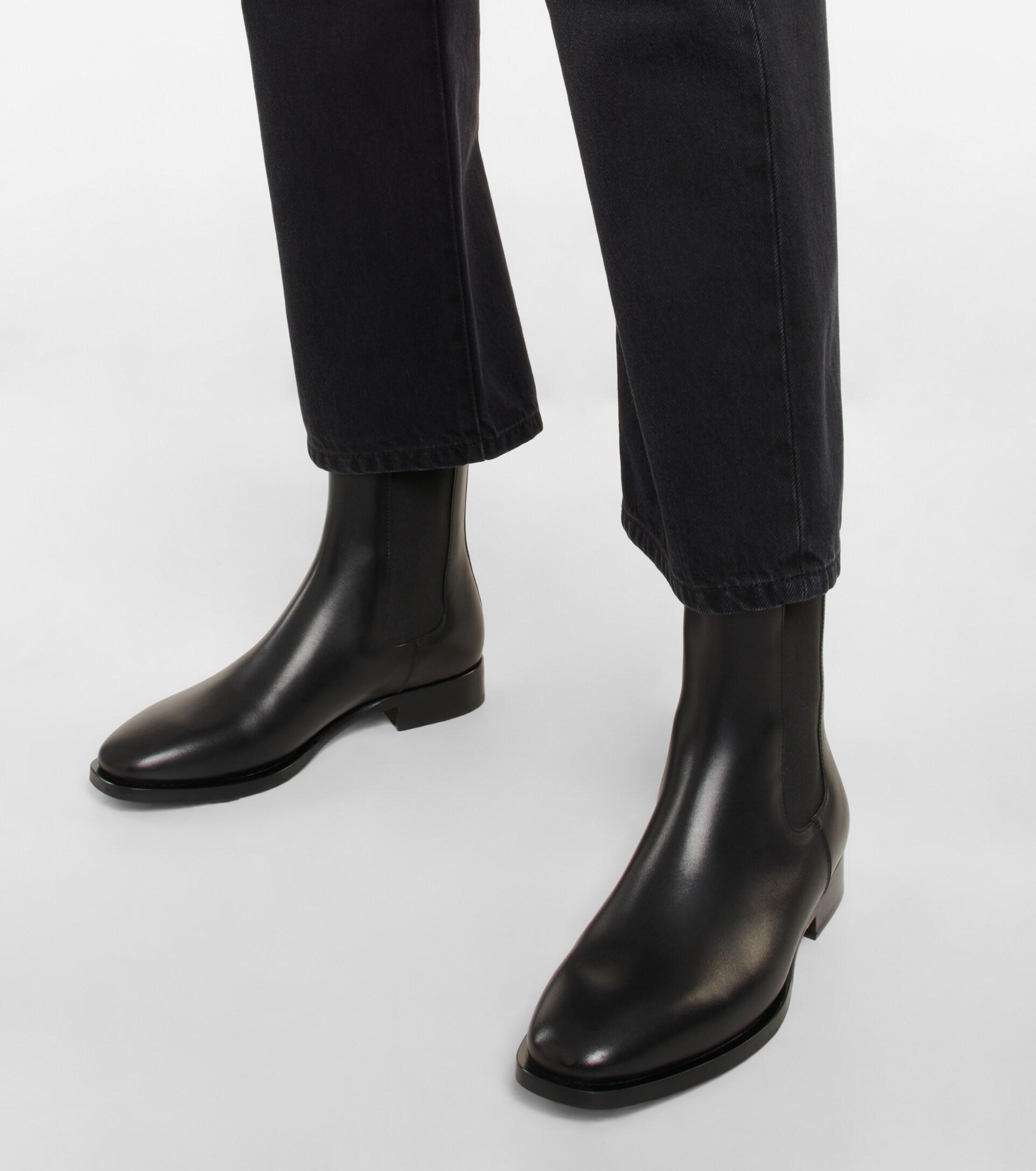 The Row Grunge Leather Chelsea Boots in Black | Lyst