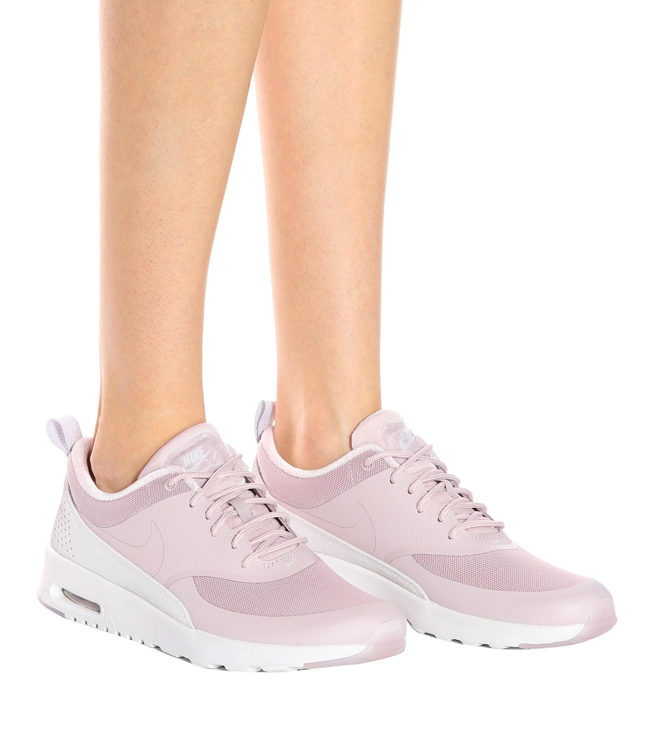 Nike Sneakers Air Max Thea aus Leder und Samt in Pink | Lyst CH
