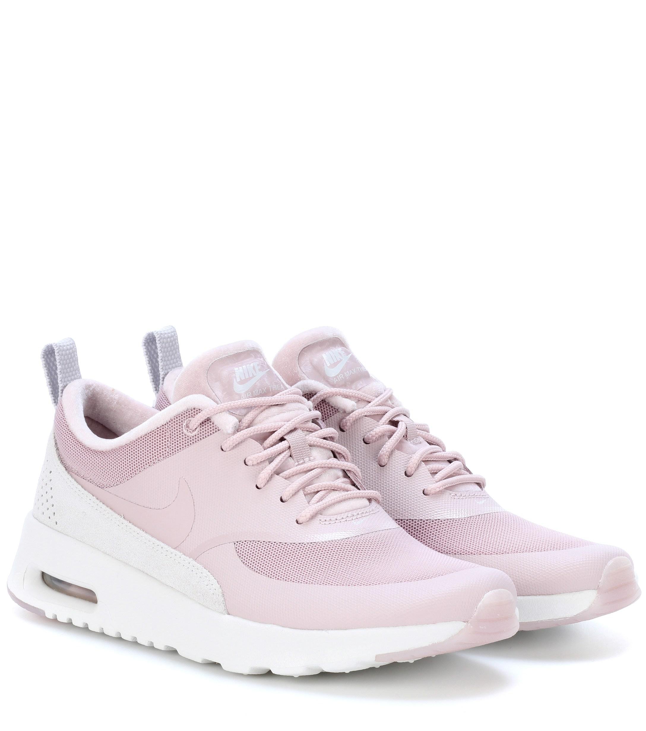 Nike Sneakers Air Max Thea aus Leder und Samt in Pink | Lyst DE