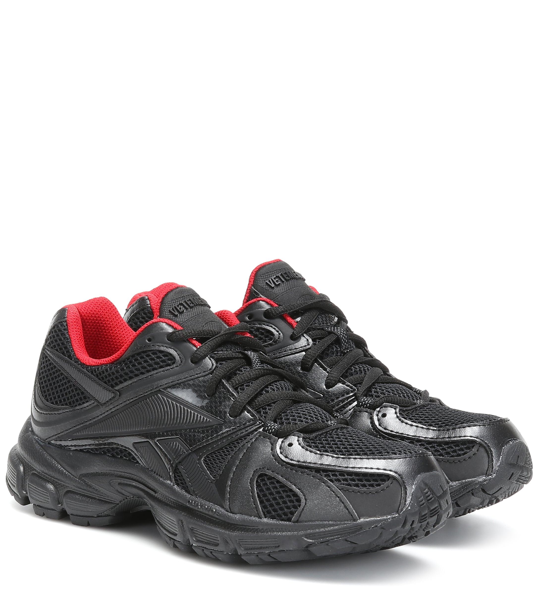 Vetements X Reebok Spike Runner 200 Sneakers in Black | Lyst
