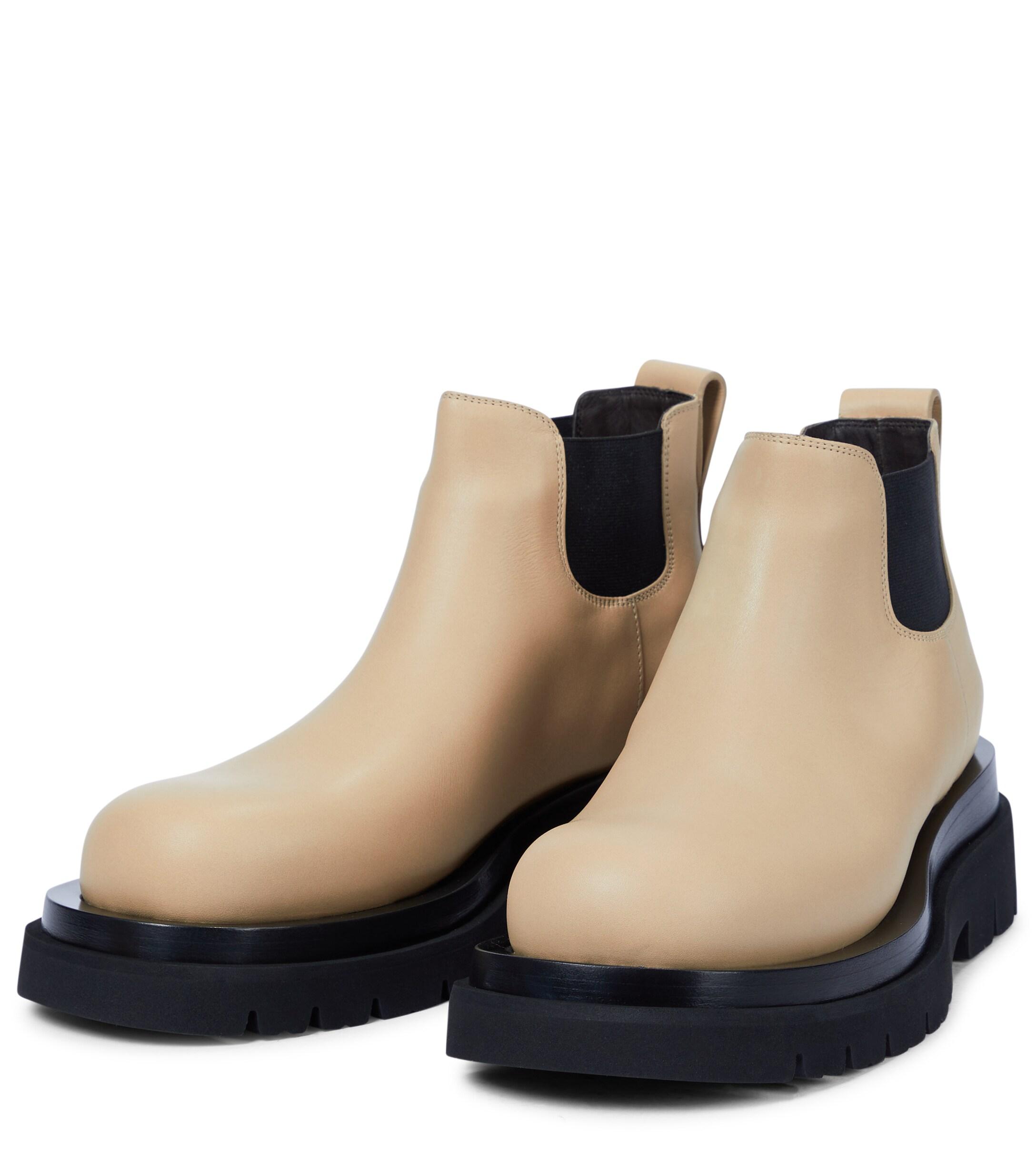 Bottega Veneta Lug Leather Chelsea Boots in Beige (Natural) - Lyst