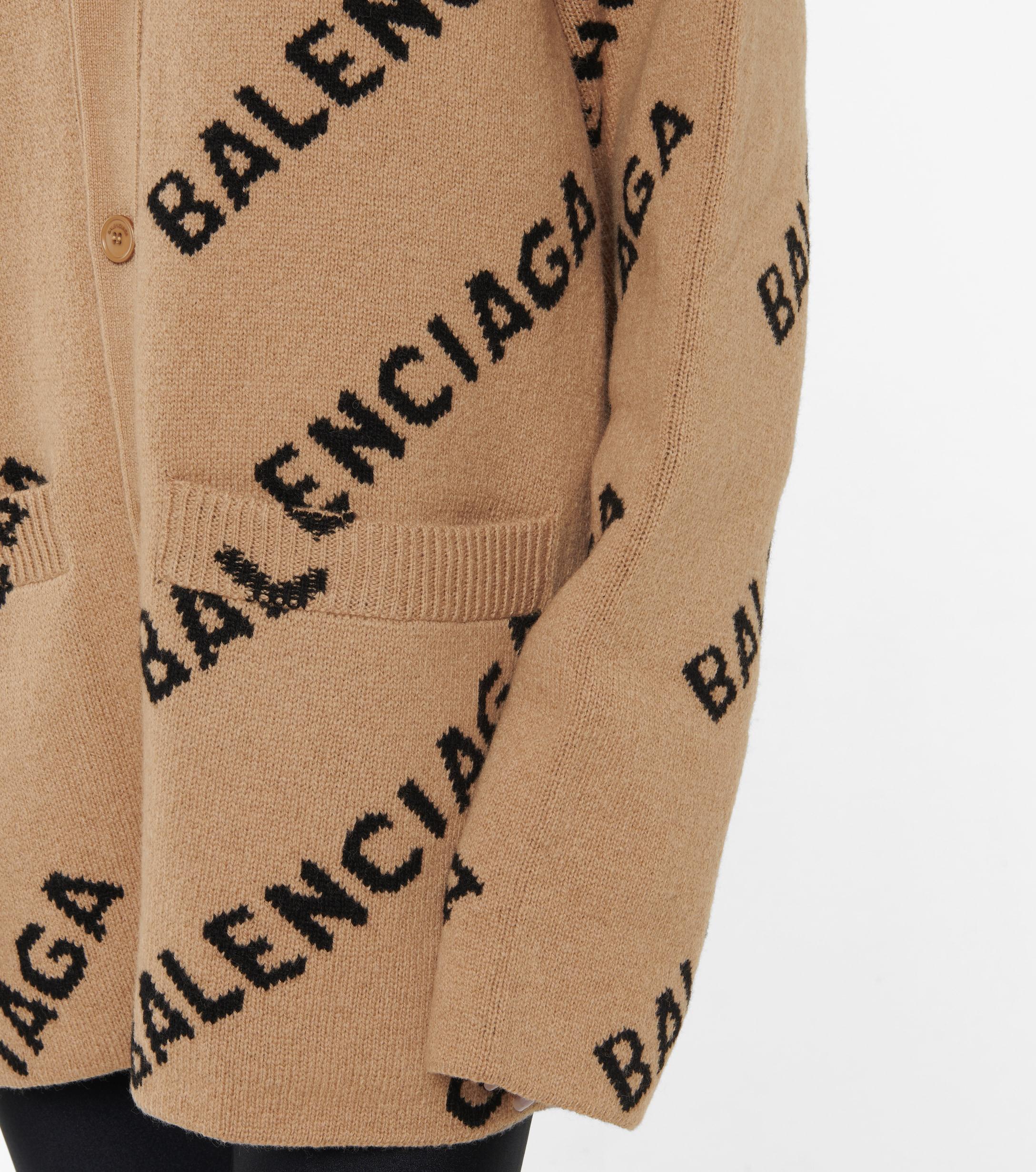 Balenciaga Logo Intarsia Wool Cardigan in Natural | Lyst