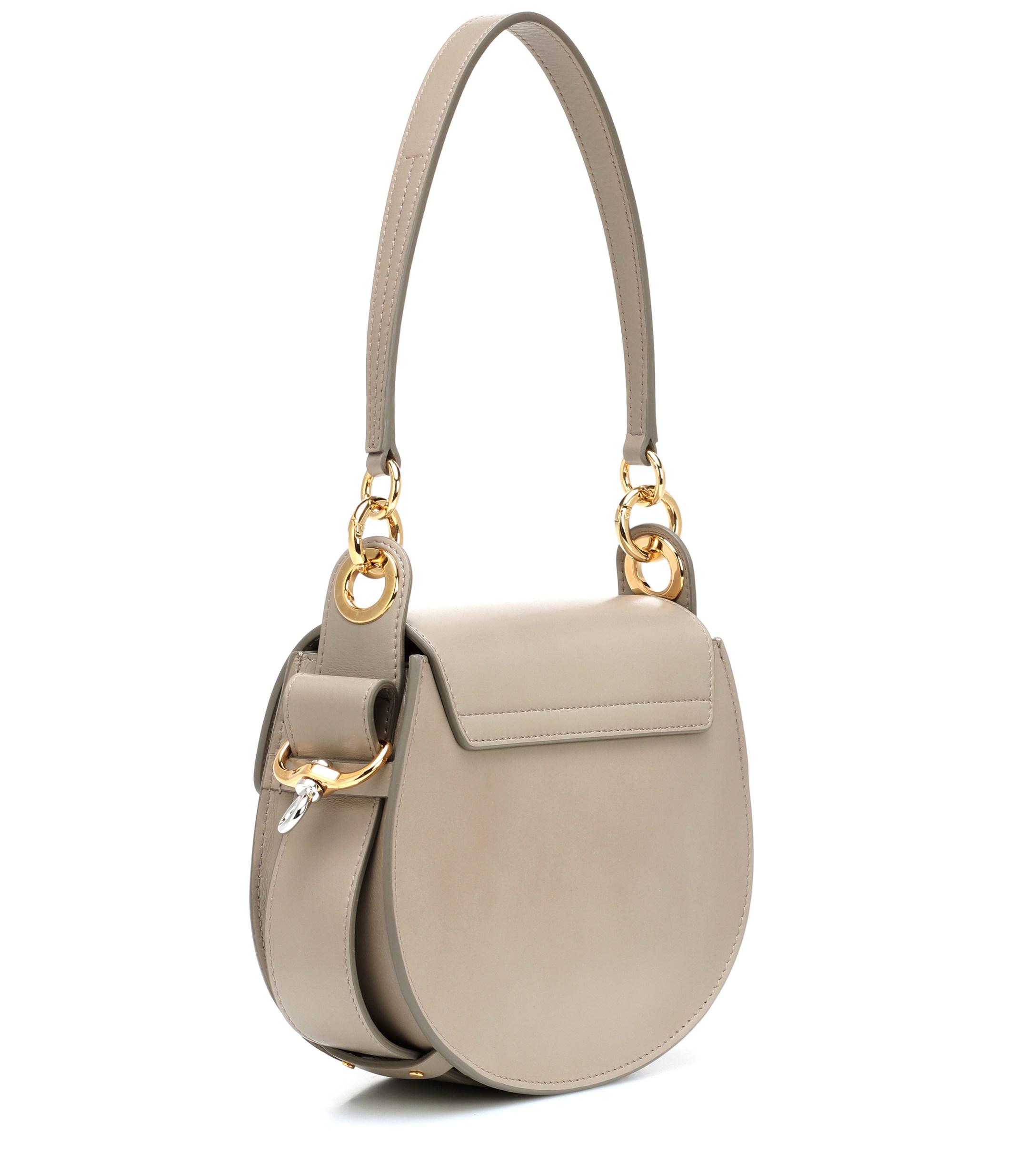 Chloé Tess Small Leather Shoulder Bag in Beige (Natural) - Lyst