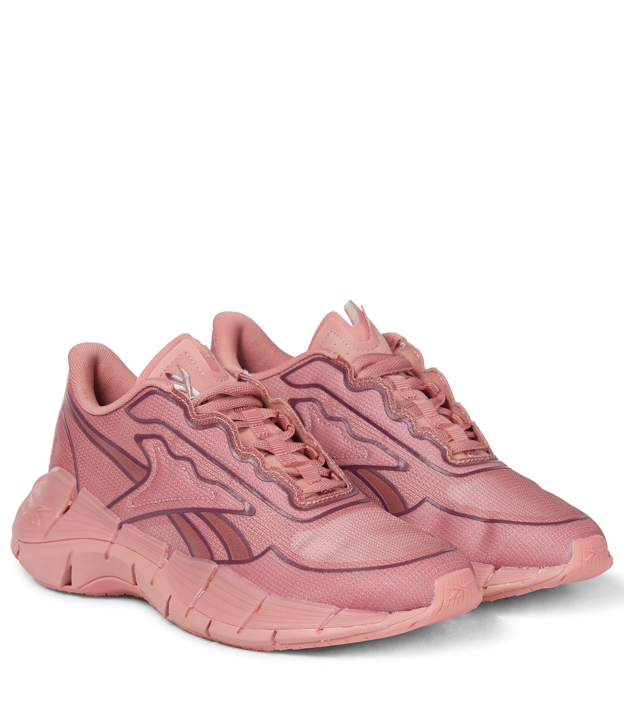Reebok Victoria Beckham Zig Mesh Sneakers in Pink | Lyst