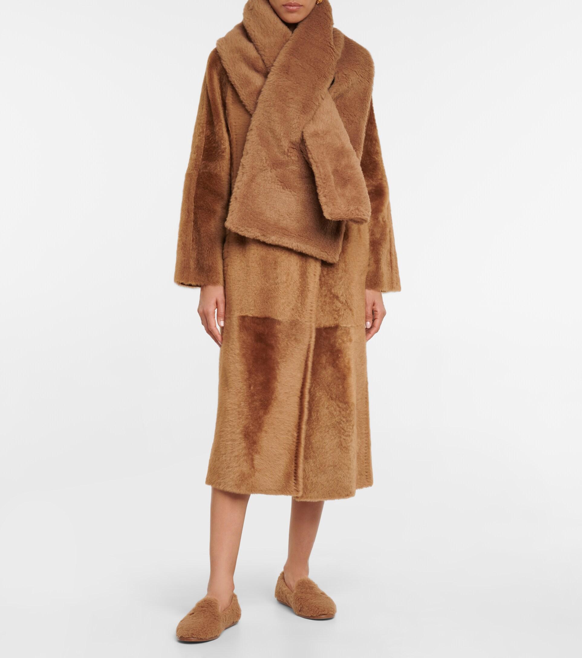 Max Mara Camel Hair And Silk Stole in Brown | Lyst