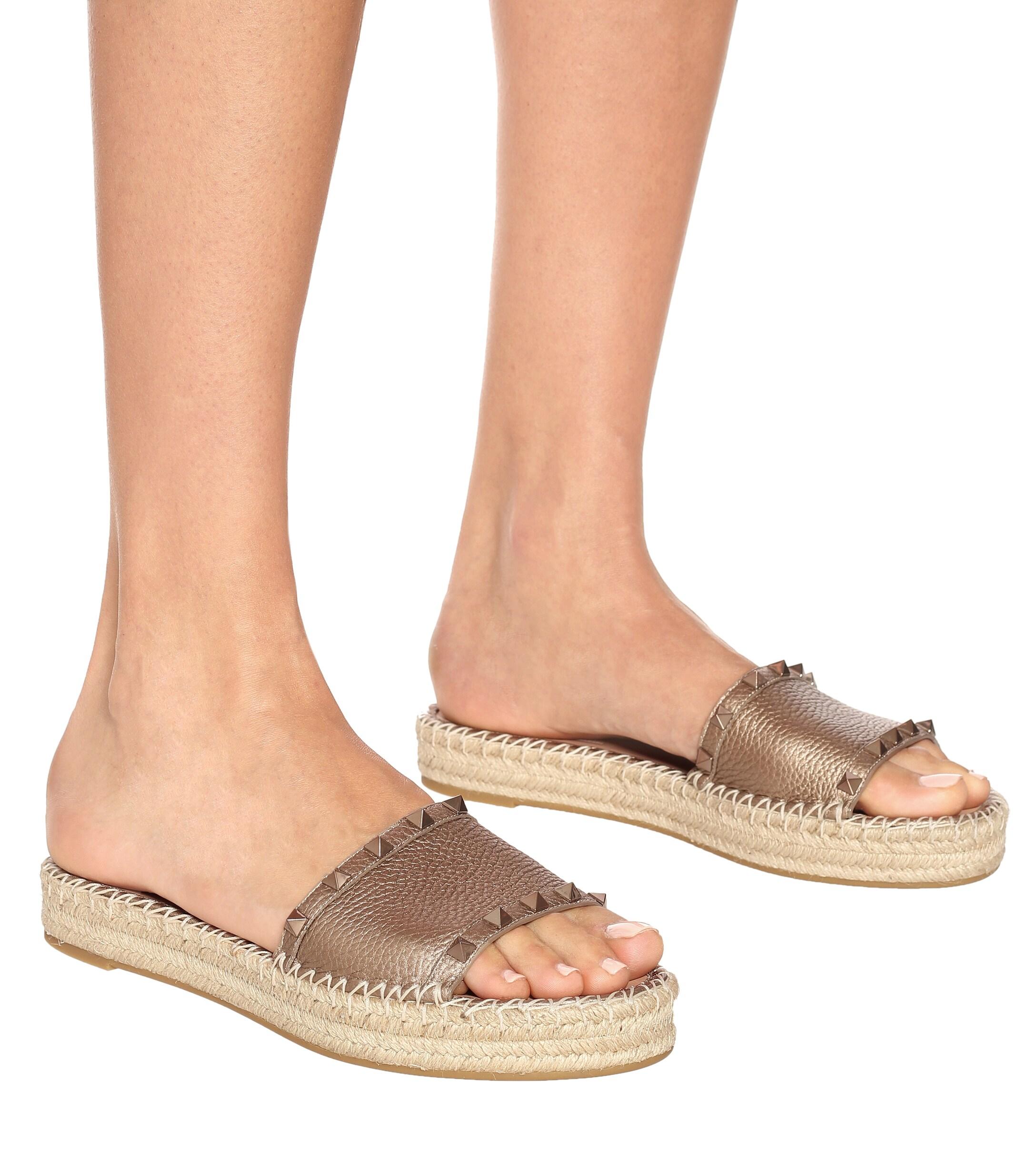 Valentino Garavani Rockstud Espadrille Slides in Metallic - Lyst