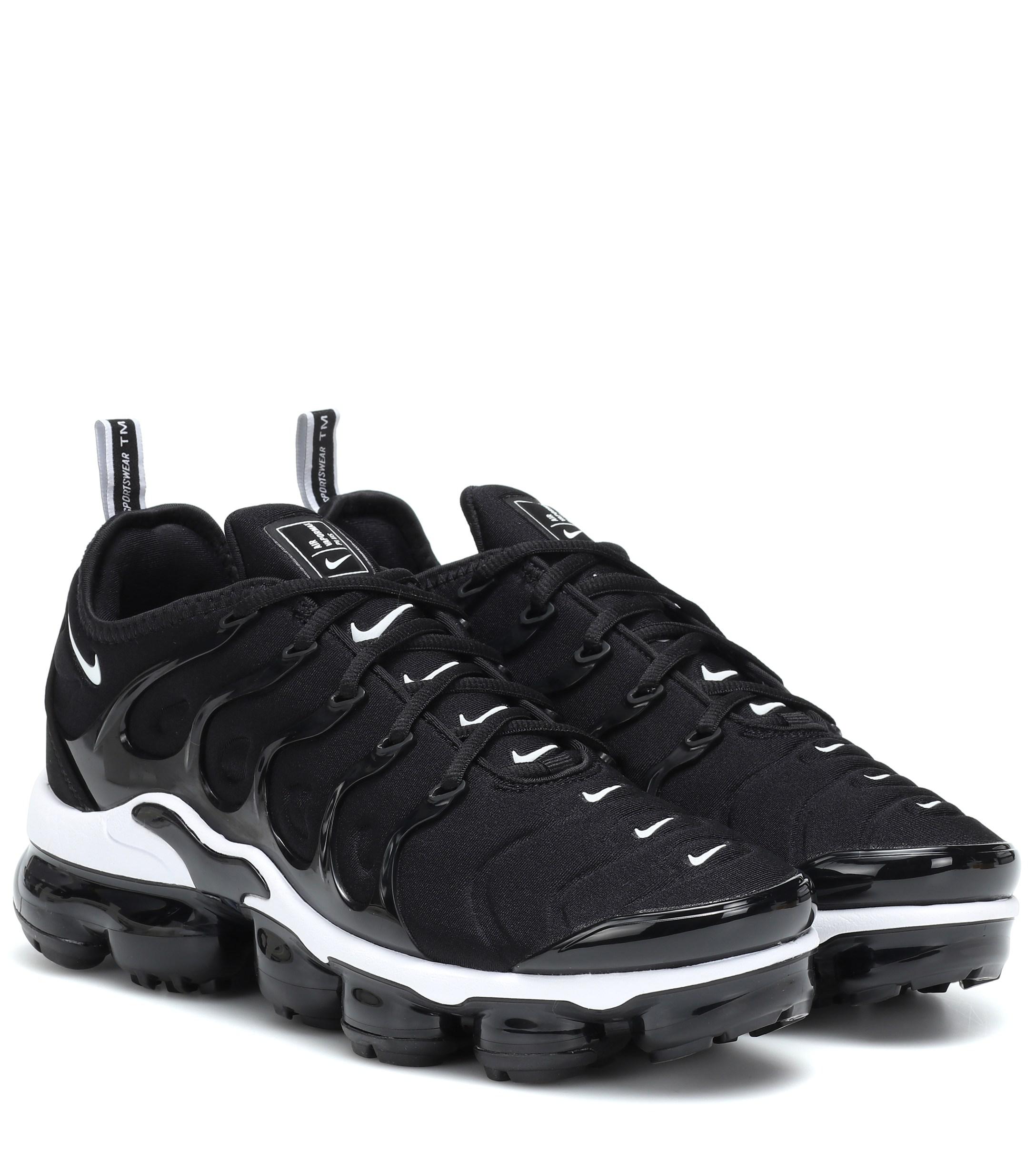 Nike Air Vapormax Plus Sneakers in Black/White (Black) - Lyst