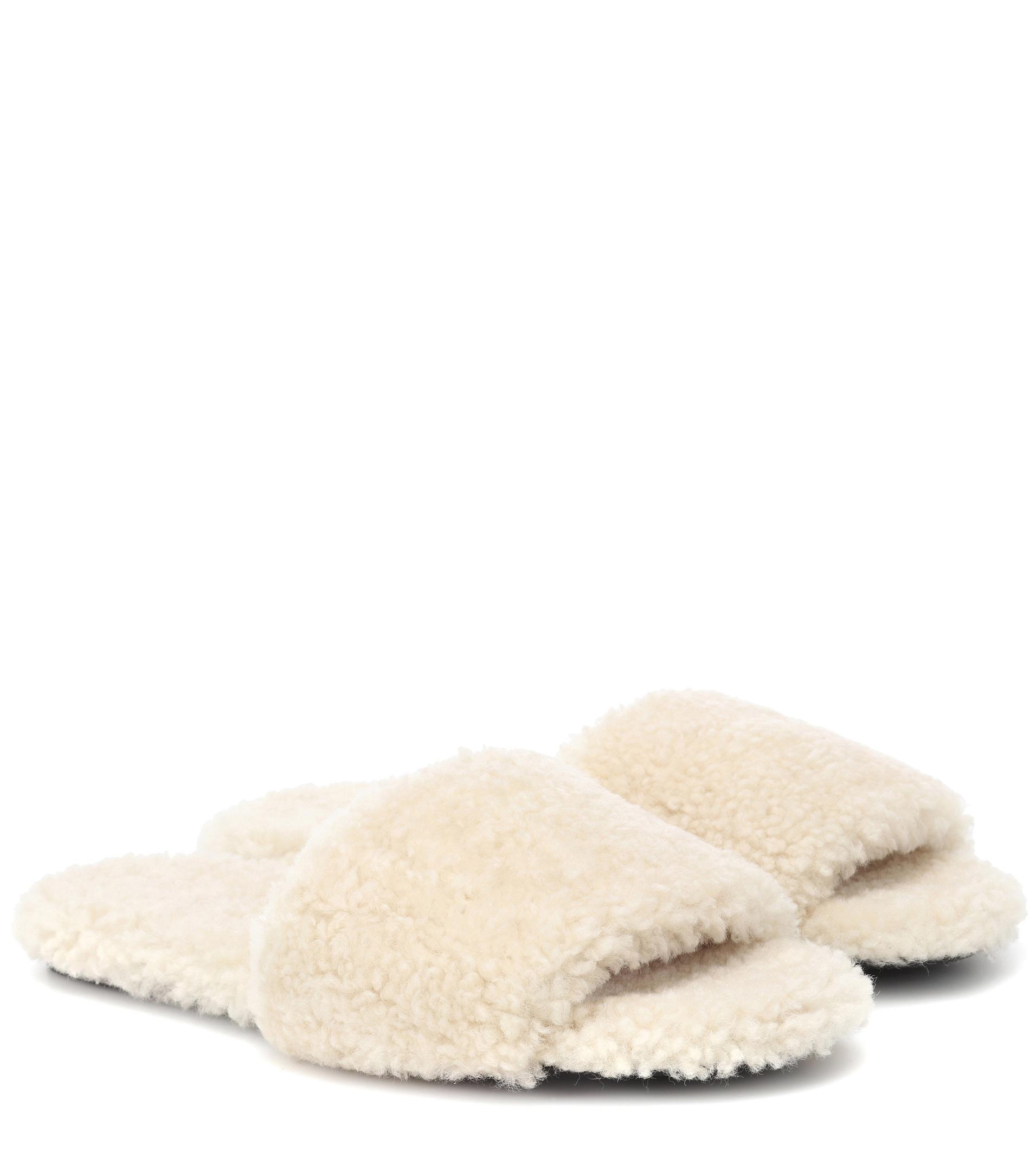 The Row Teddy Bear Shearling Sandals in White - Lyst