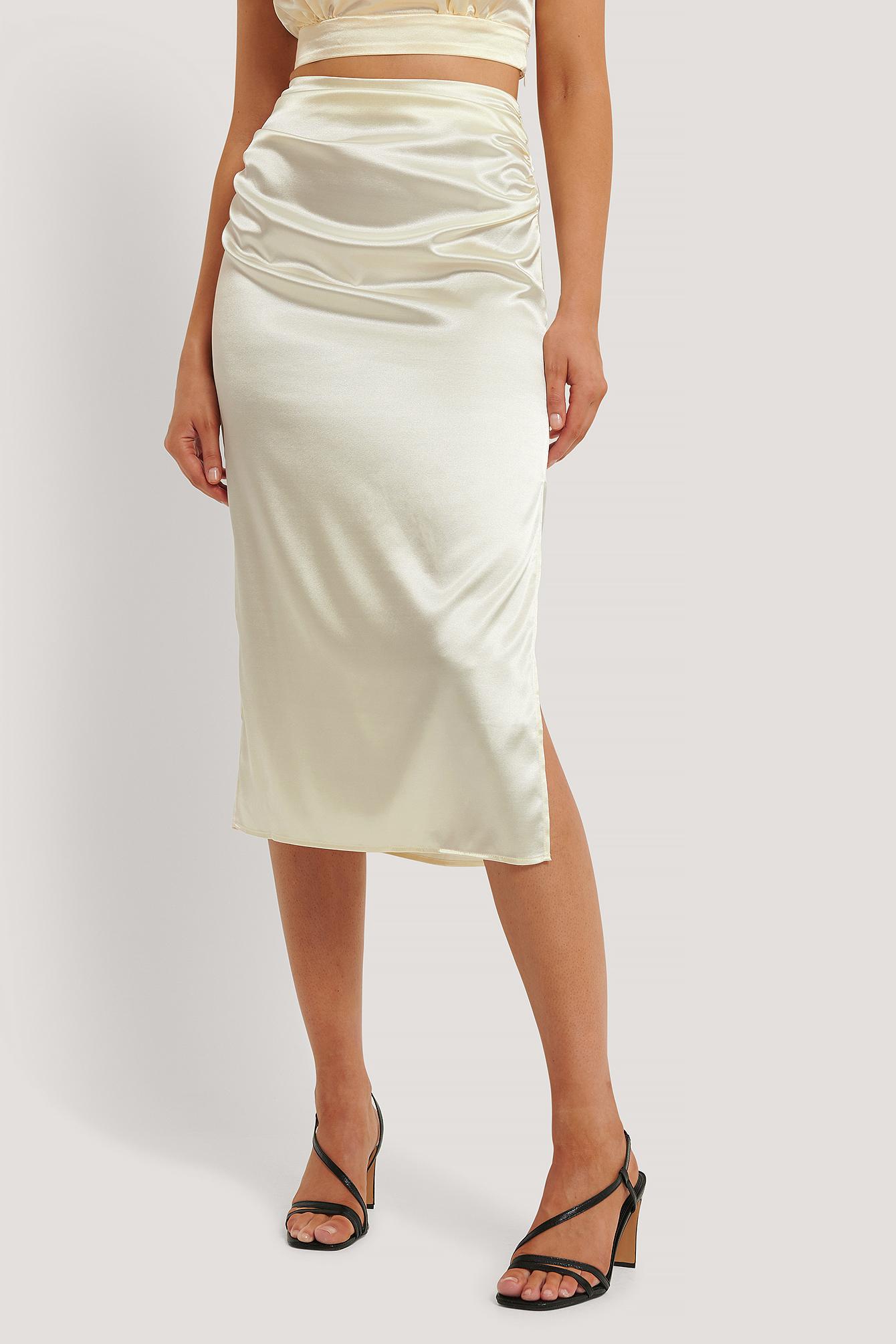 NA-KD Offwhite Side Slit Satin Skirt in Light Beige (Natural) - Lyst
