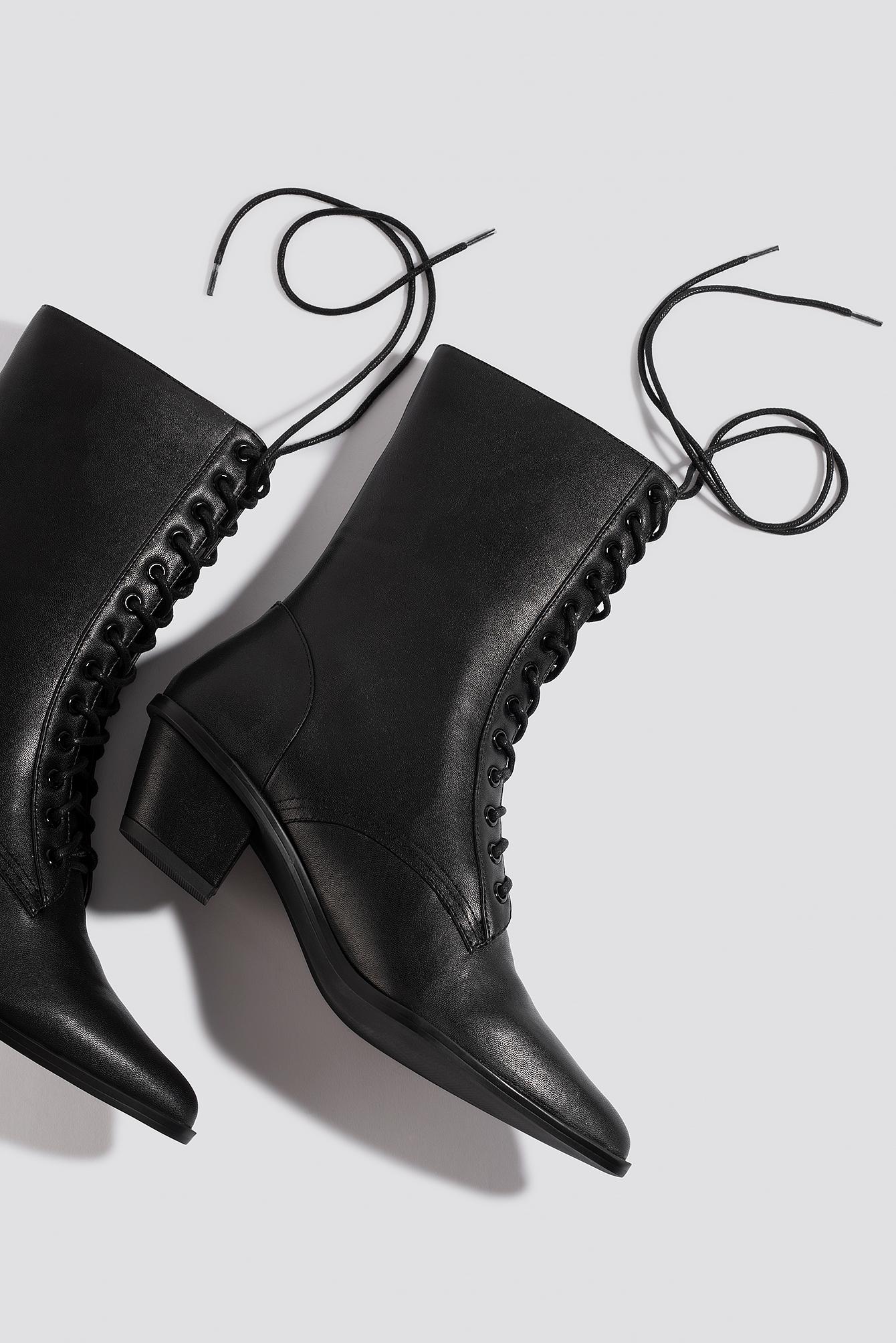 NA-KD Synthetic Pointy Lace Up Boots 