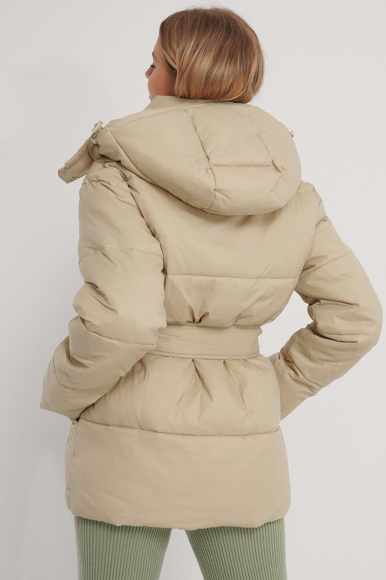 NA-KD Synthetic Beige Belted Padded Jacket in Light Beige (Natural) - Lyst
