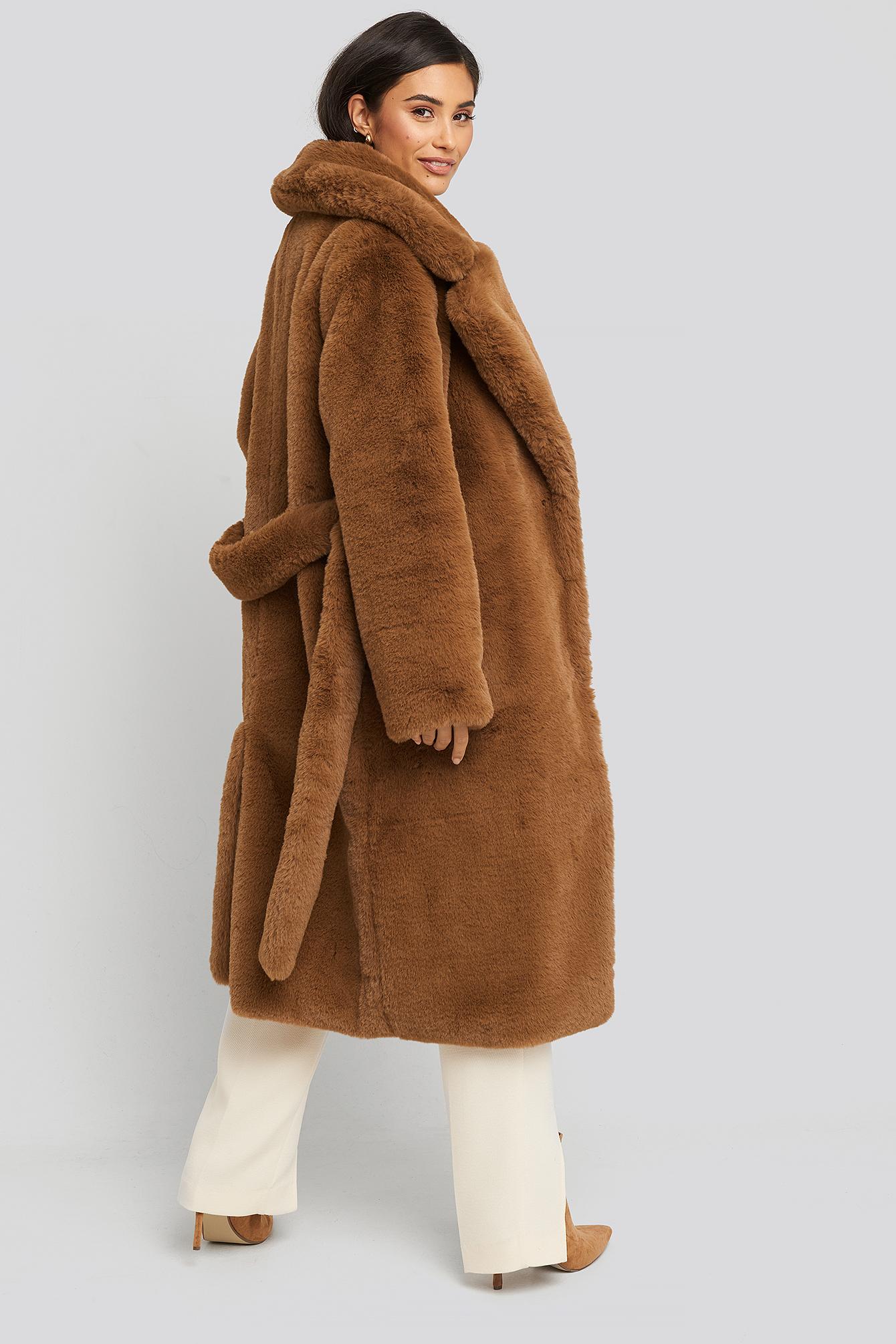 NA-KD Synthetik Dilara x Soft Faux Fur Jacket in Braun Damen Bekleidung Jacken Felljacken 