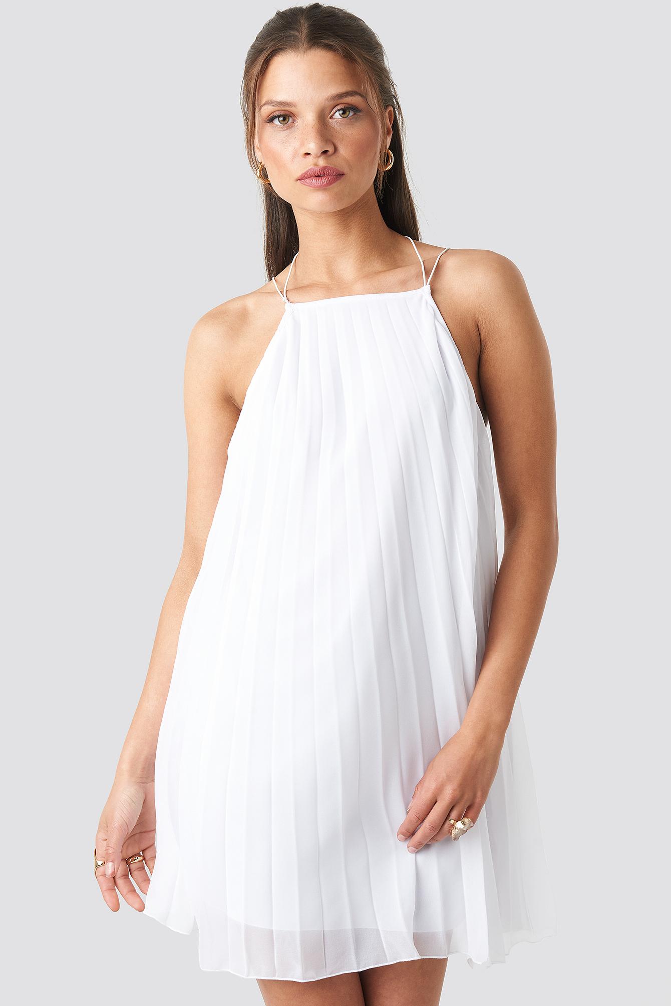 white dress trapeze