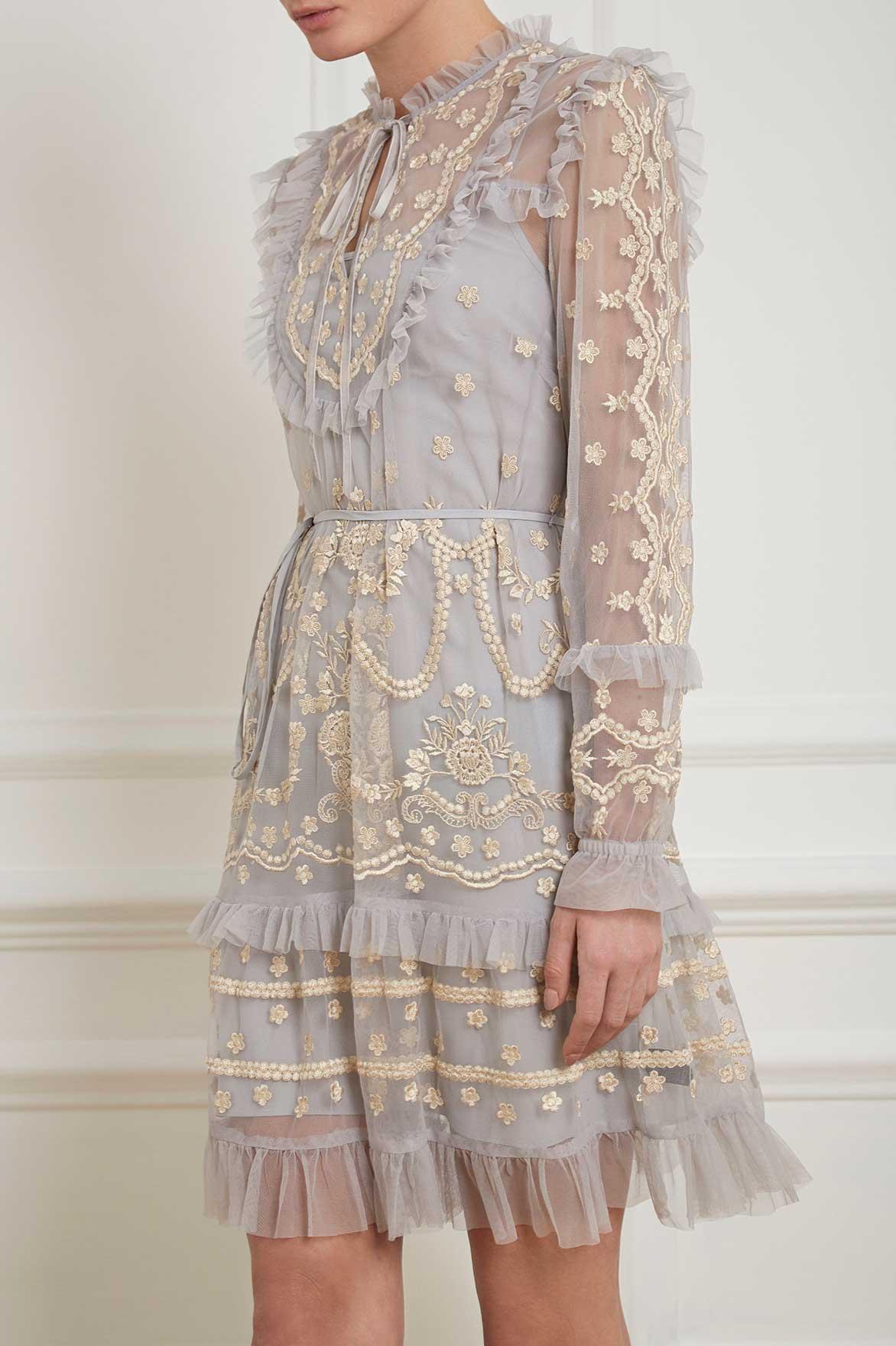 white and gold dress that broke the internet
