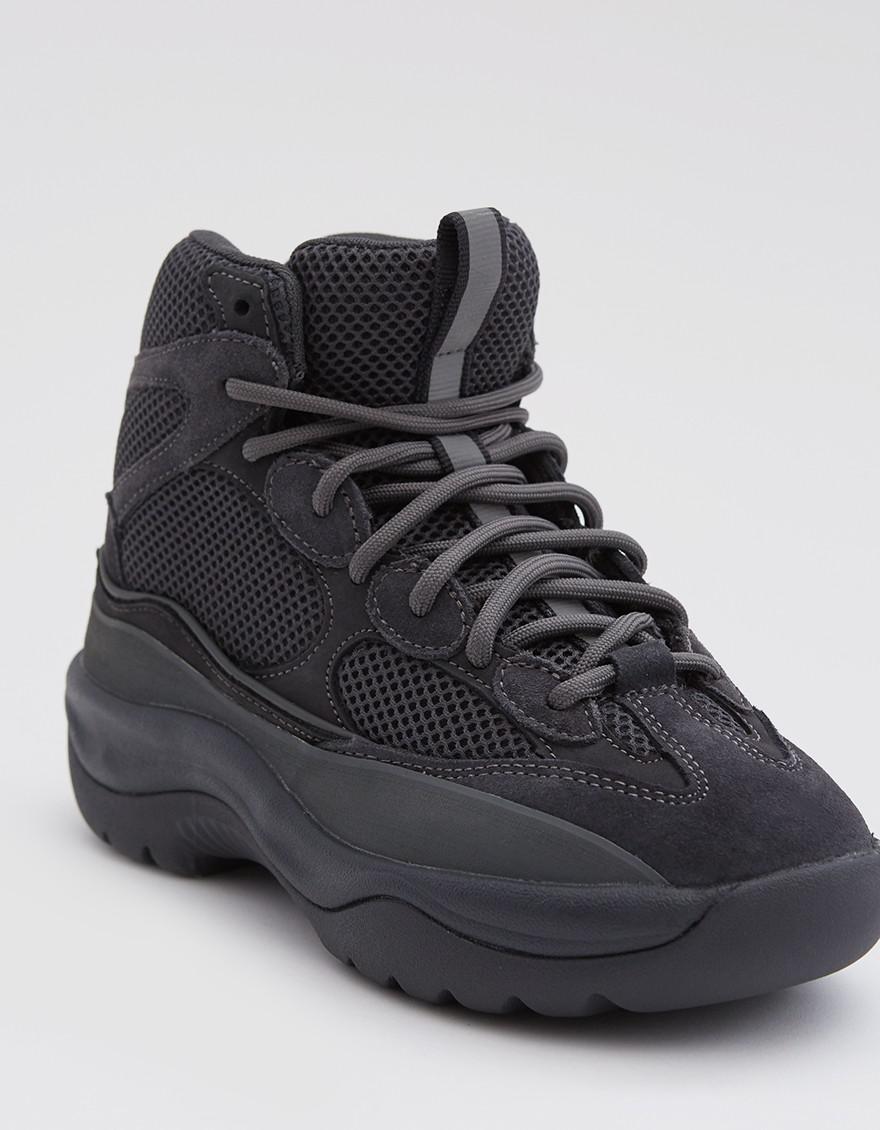 yeezy desert boot black