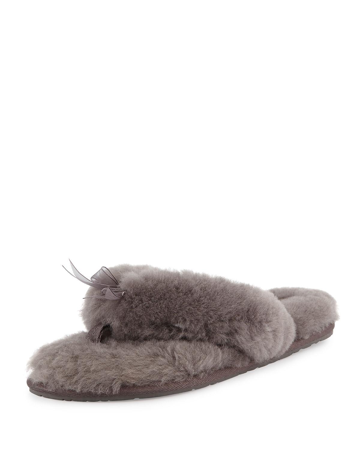 shearling flip flop slippers lyst ugg fluff ii shearling fur flip flop slipper in gray shearling flip flop slippers lyst ugg fluff ii shearling fur flip flop slipper in gray